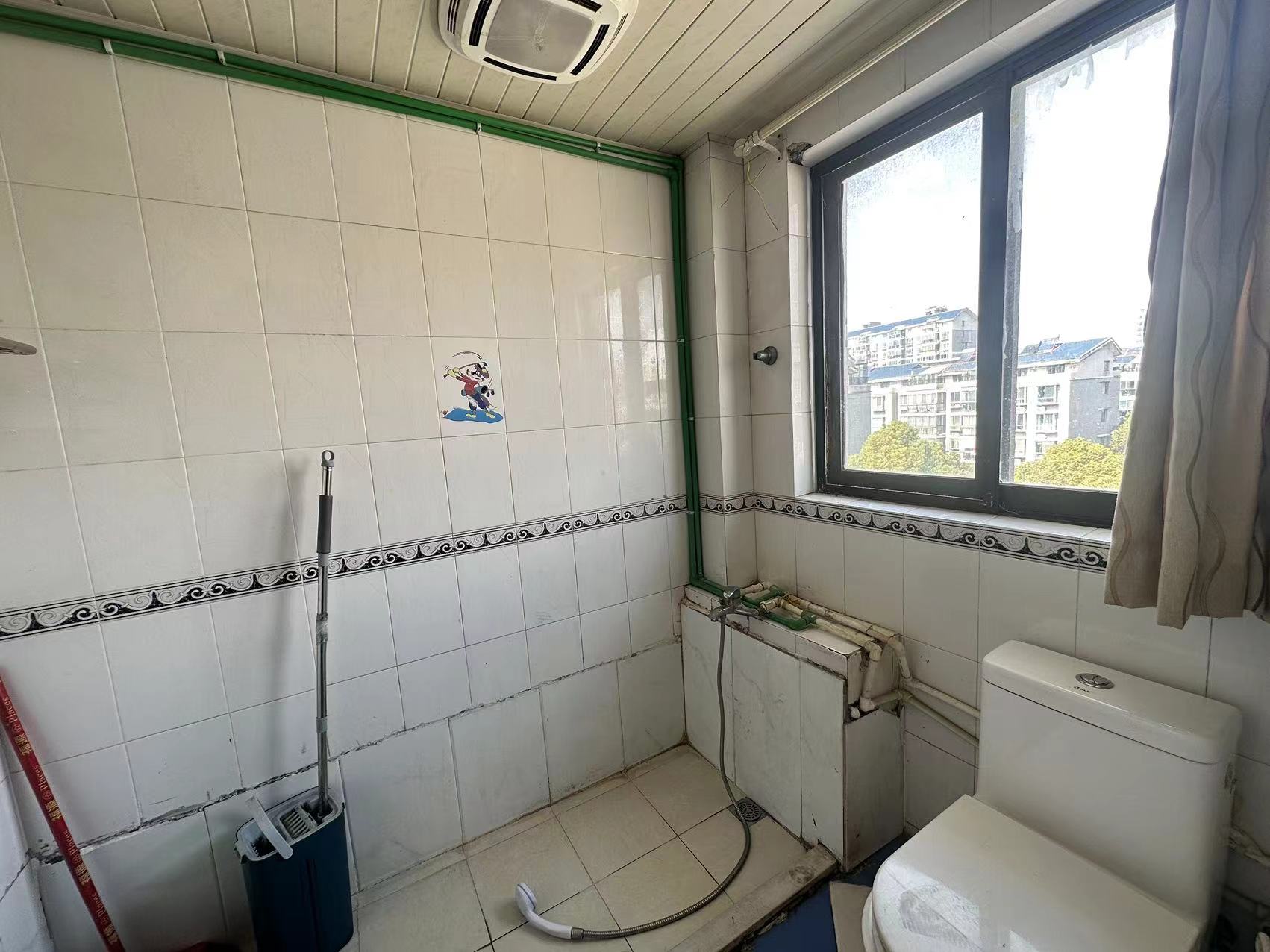 威美公寓 3室2厅1卫 1277.00m&sup2;