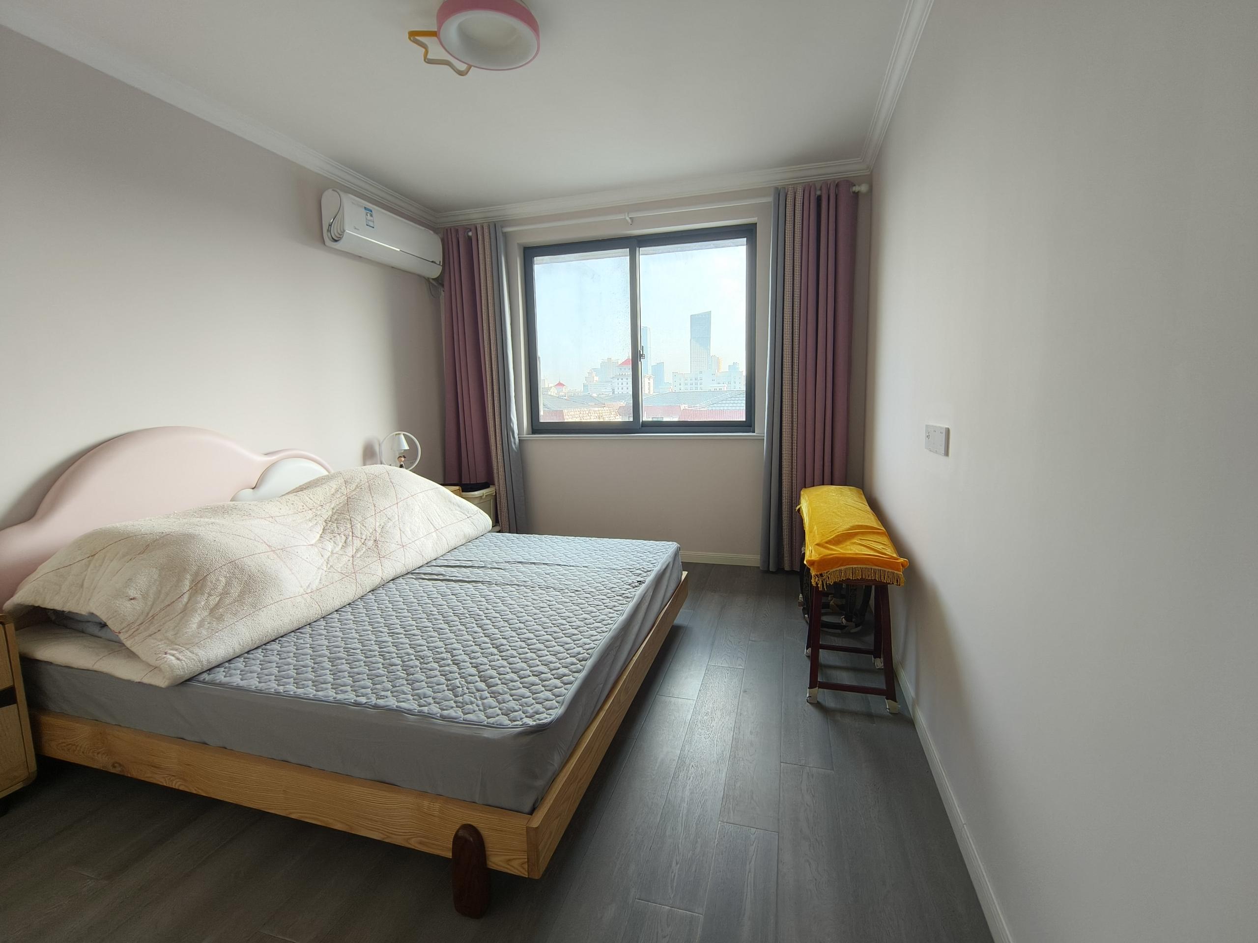 银花苑 3室1厅1卫 74m&sup2;