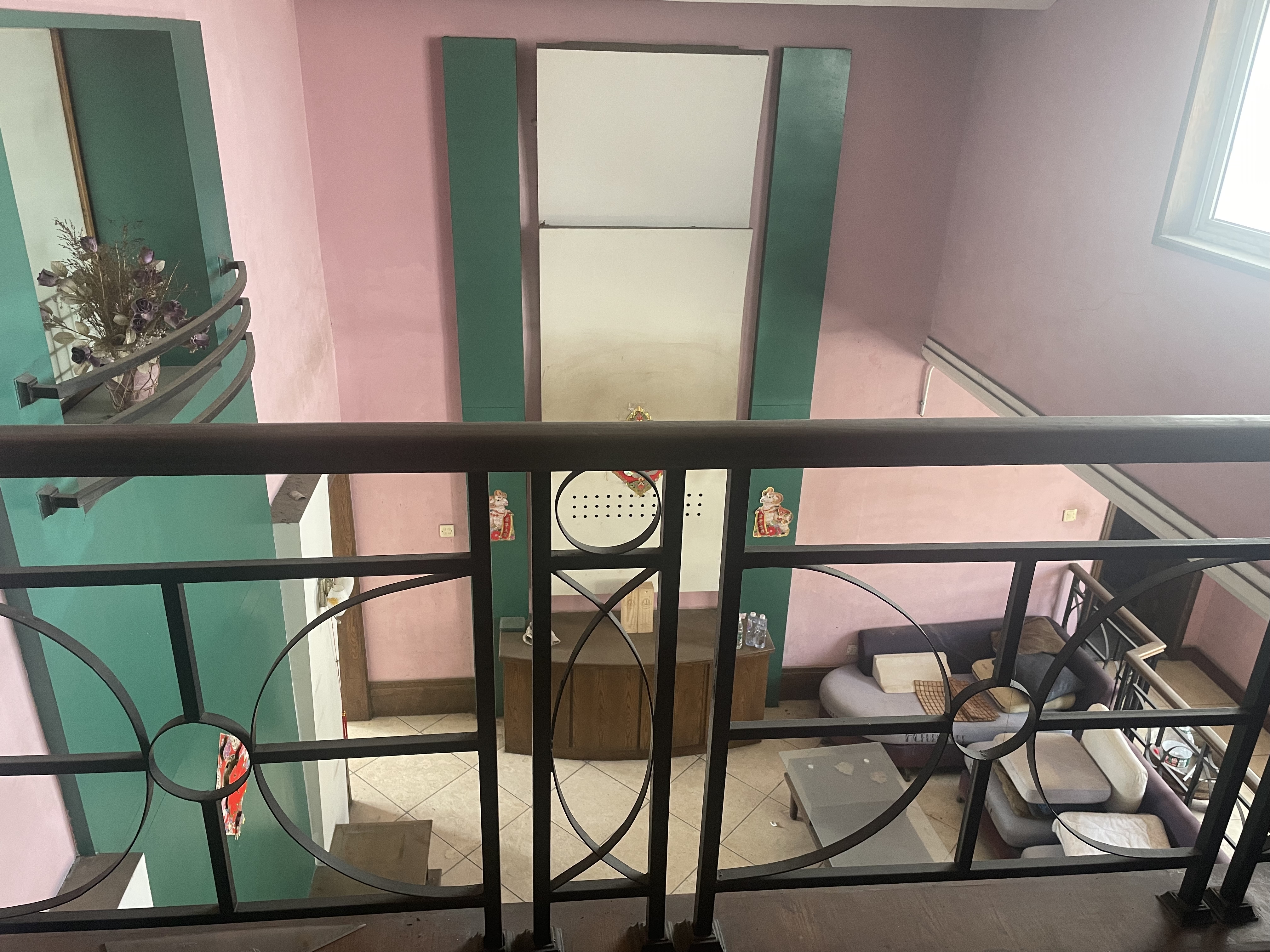 虹桥东村 6室1厅1卫 200.00m&sup2;