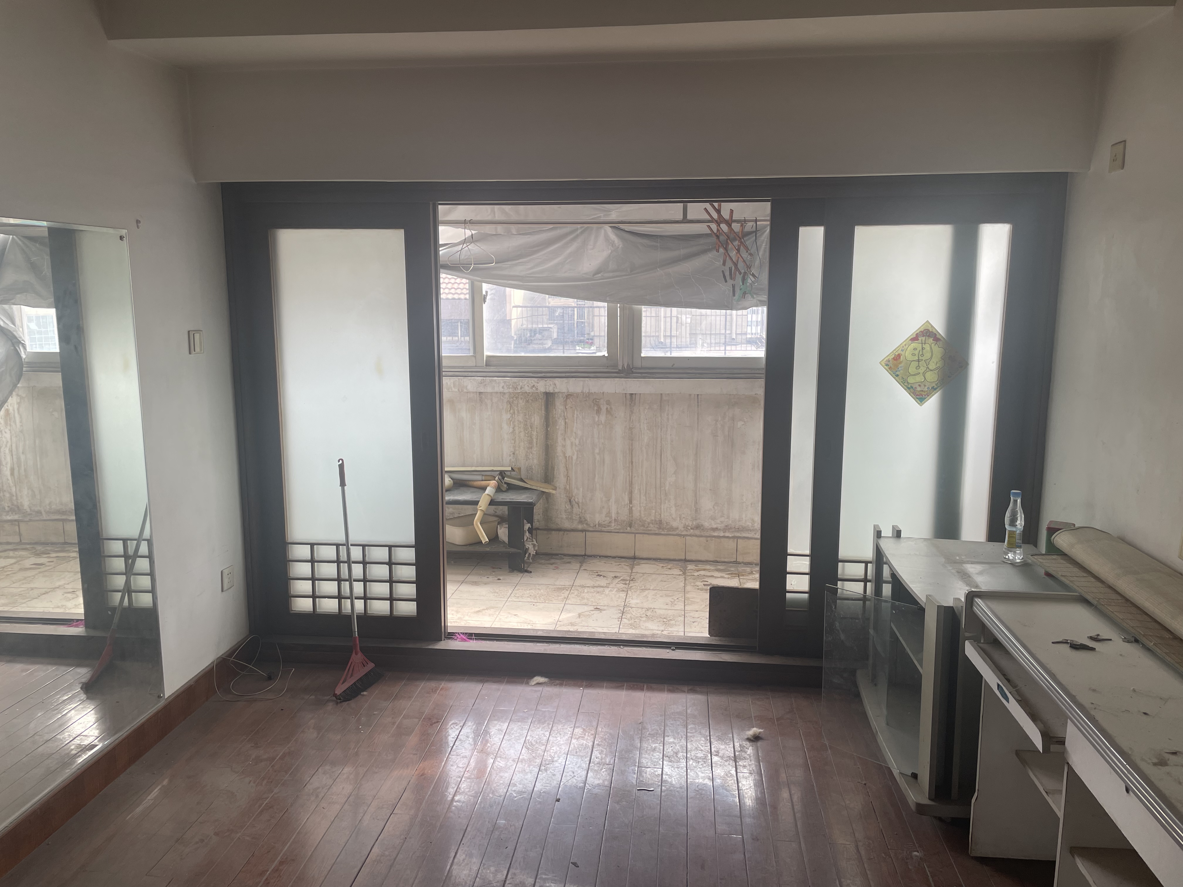 虹桥东村 6室1厅1卫 200.00m&sup2;