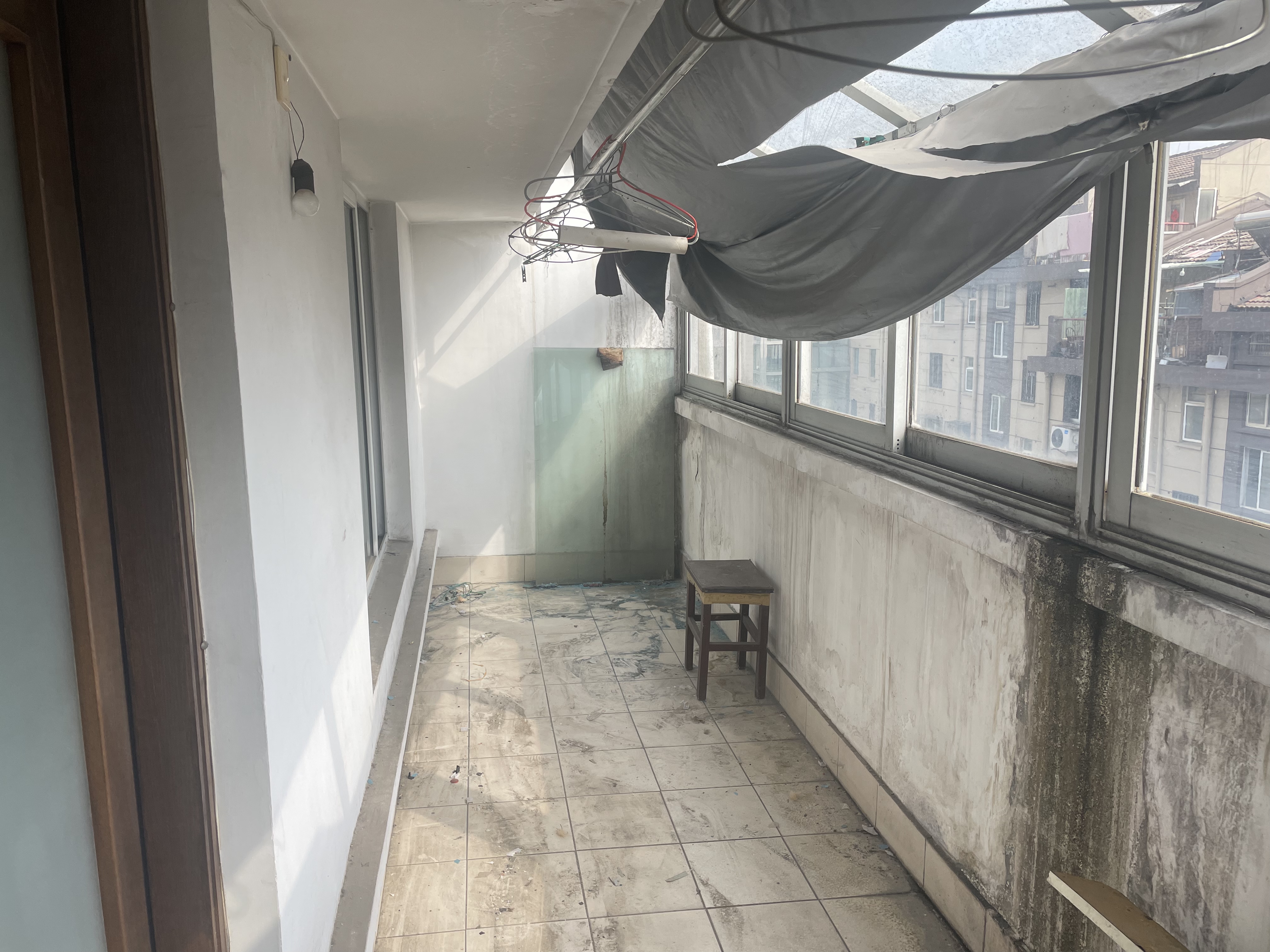 虹桥东村 6室1厅1卫 200.00m&sup2;