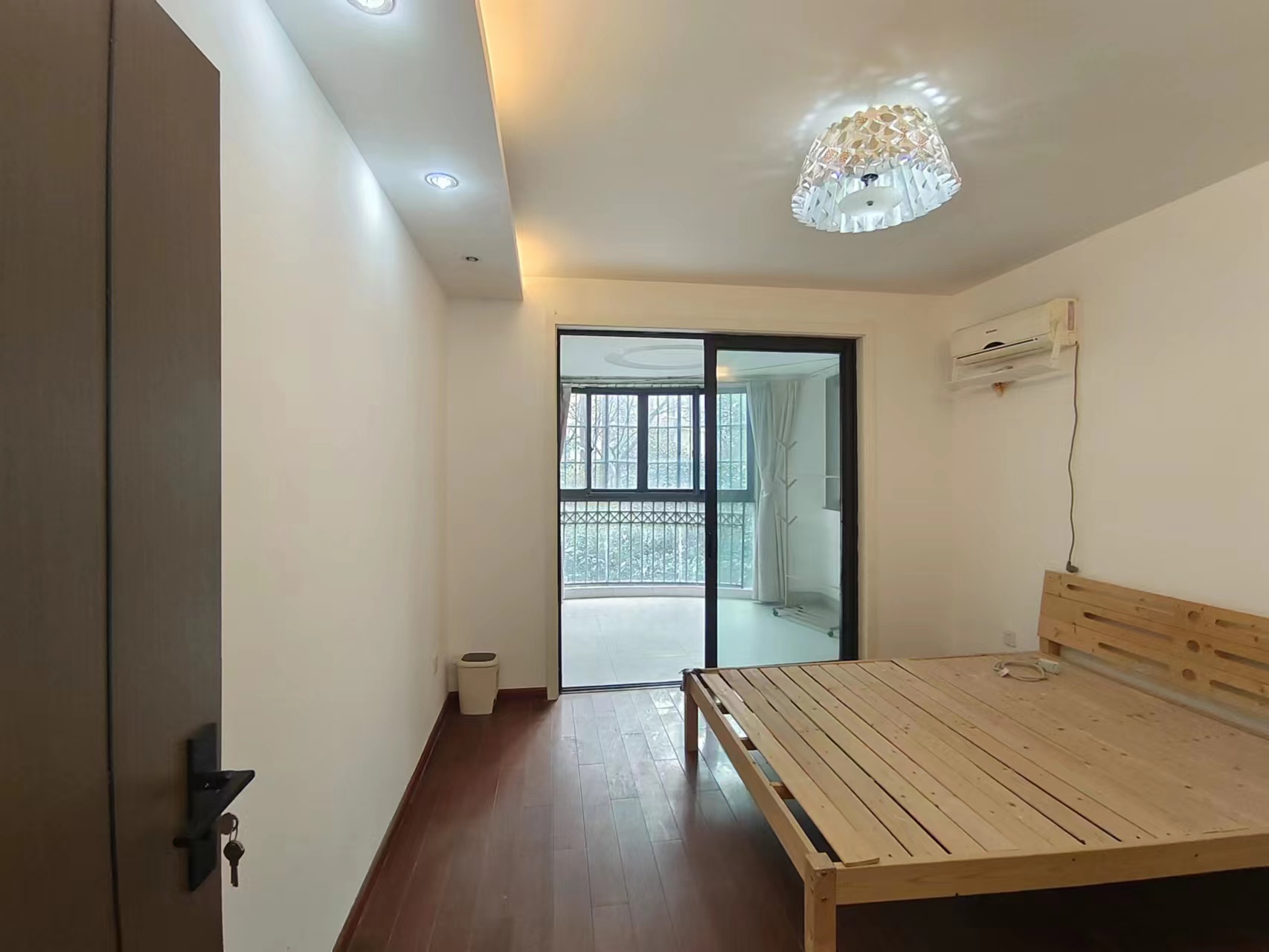 高迪晶城 3室2厅2卫 161.50m&sup2;