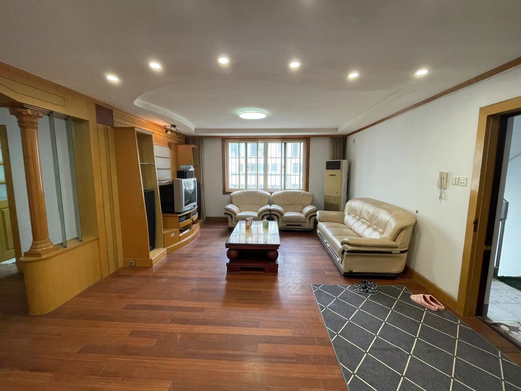 金鑫苑 3室2厅1卫 132m&sup2;