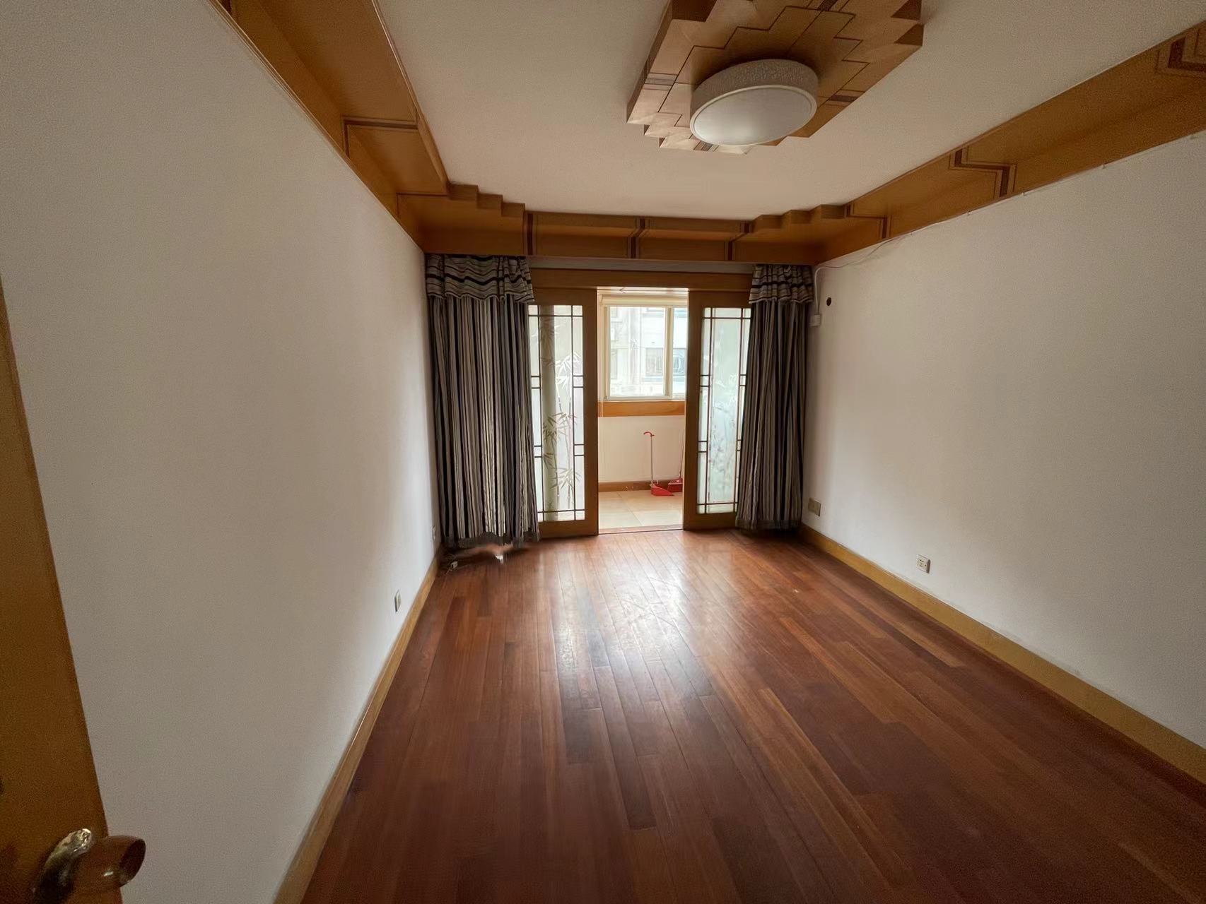 金鑫苑 3室2厅1卫 132m&sup2;