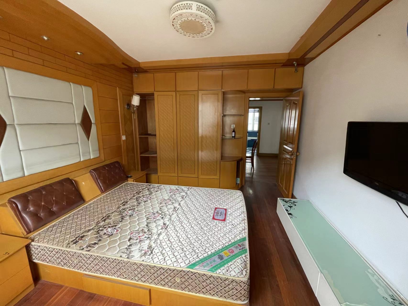 金鑫苑 3室2厅1卫 132m&sup2;