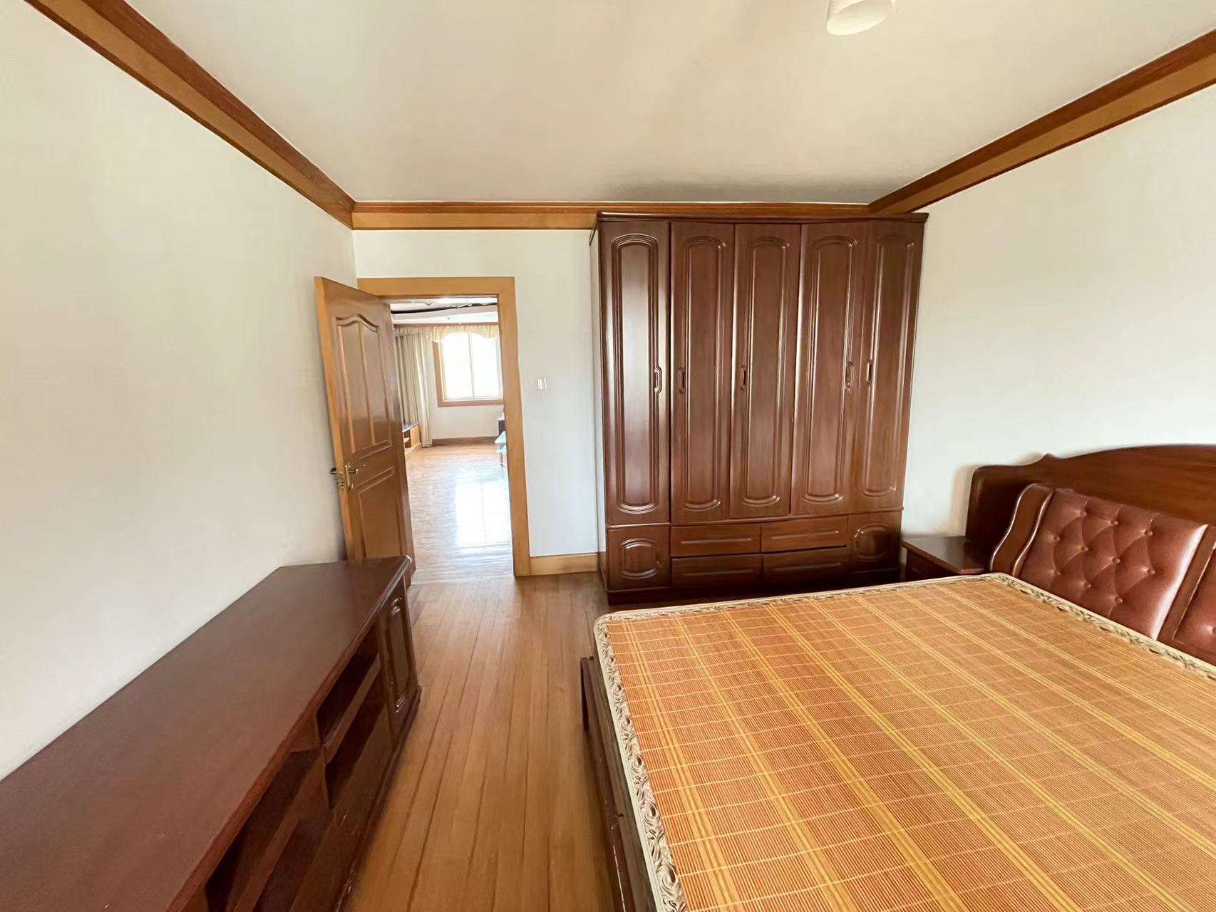 金鑫苑 3室2厅1卫 133.36m&sup2;