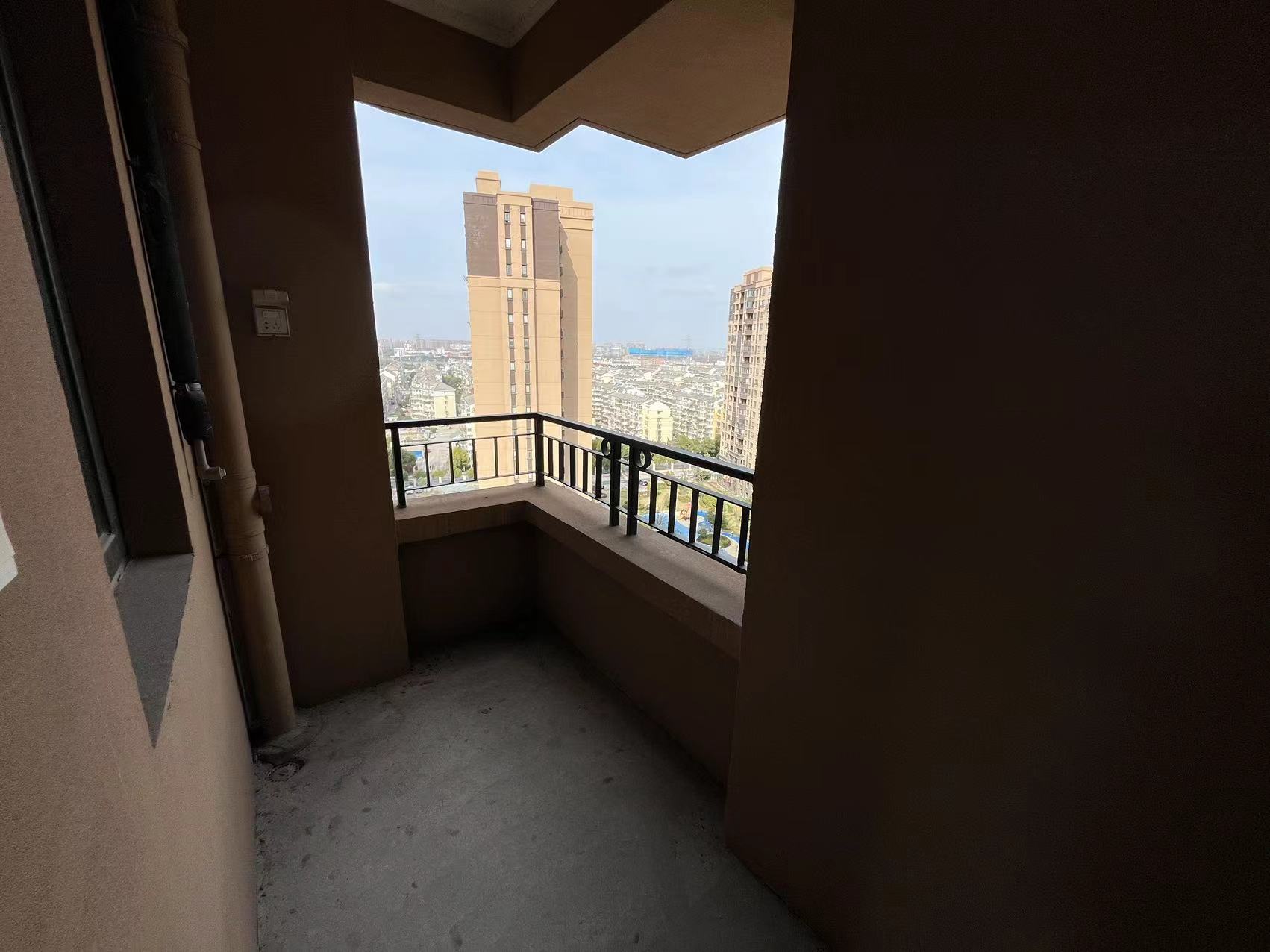 保利香槟国际 4室2厅2卫 142.19m&sup2;