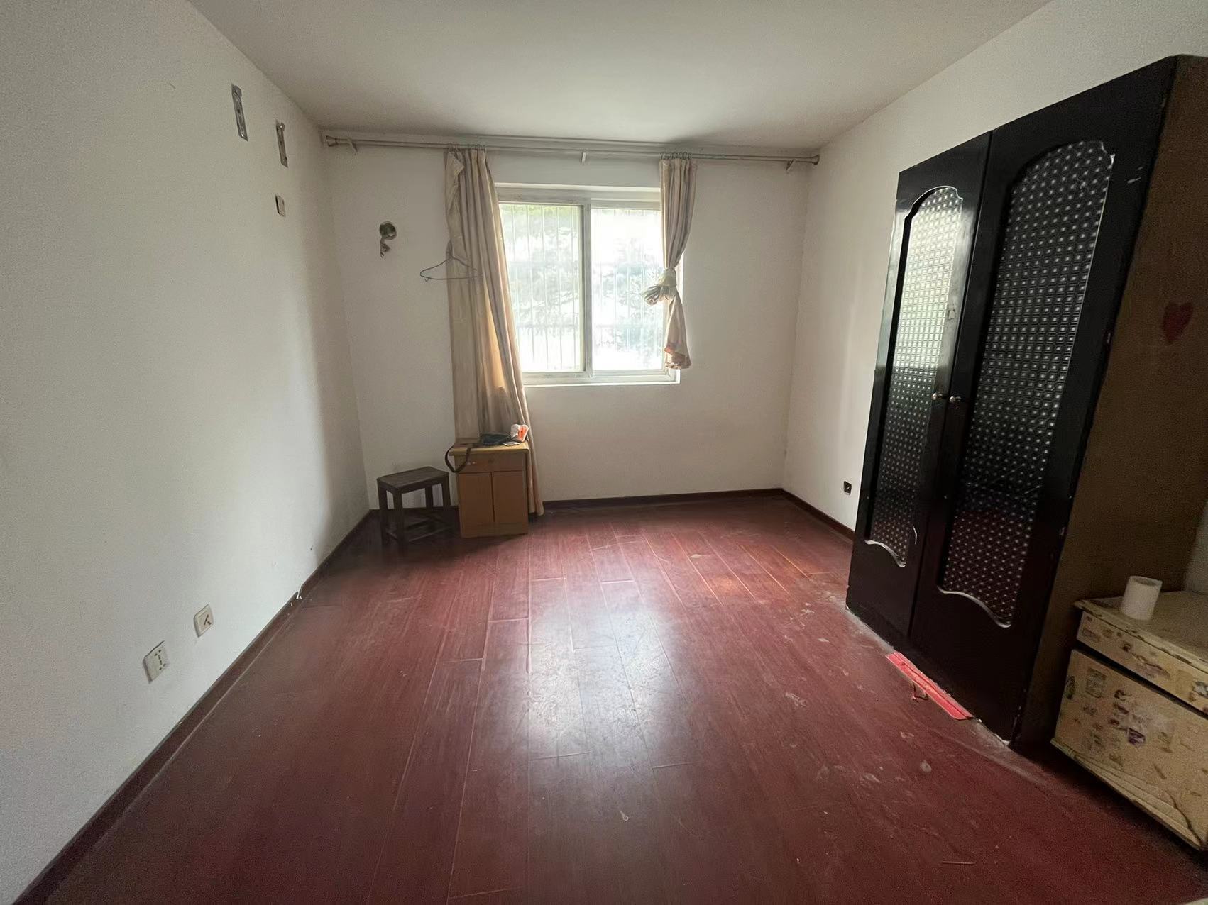虹桥新苑 3室1厅1卫 120m&sup2;