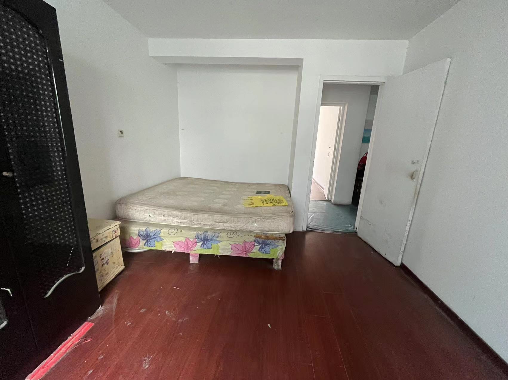 虹桥新苑 3室1厅1卫 120m&sup2;