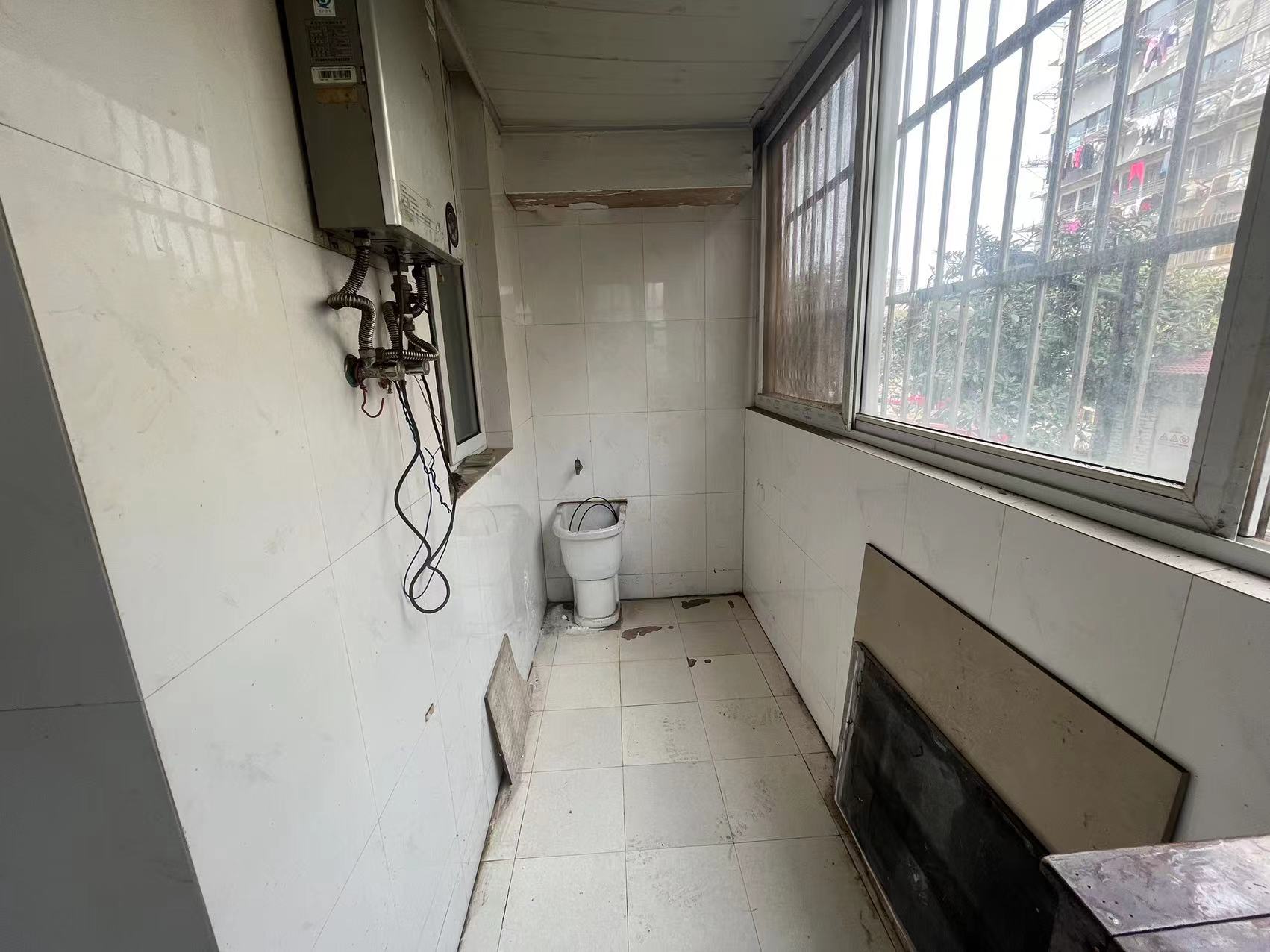 虹桥新苑 3室1厅1卫 120m&sup2;