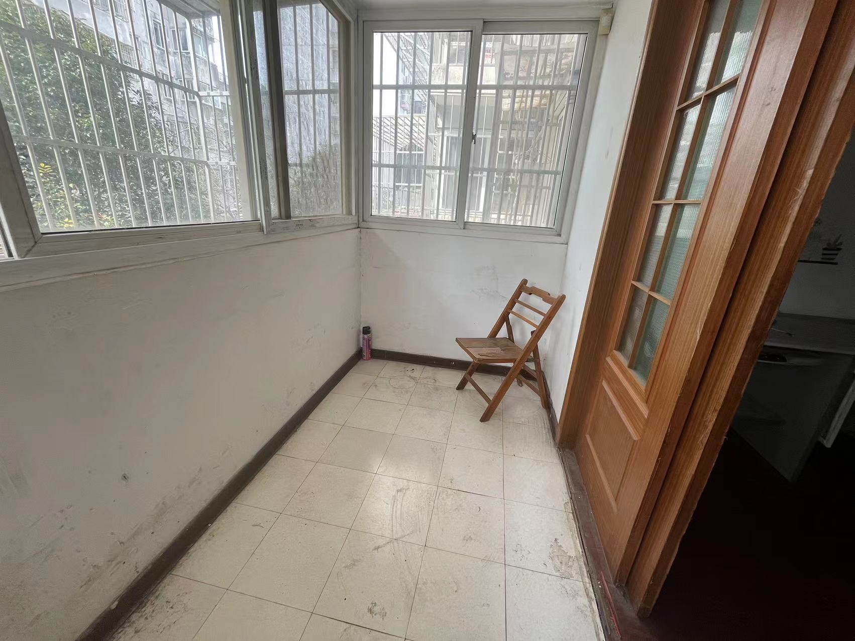 虹桥新苑 3室1厅1卫 120m&sup2;