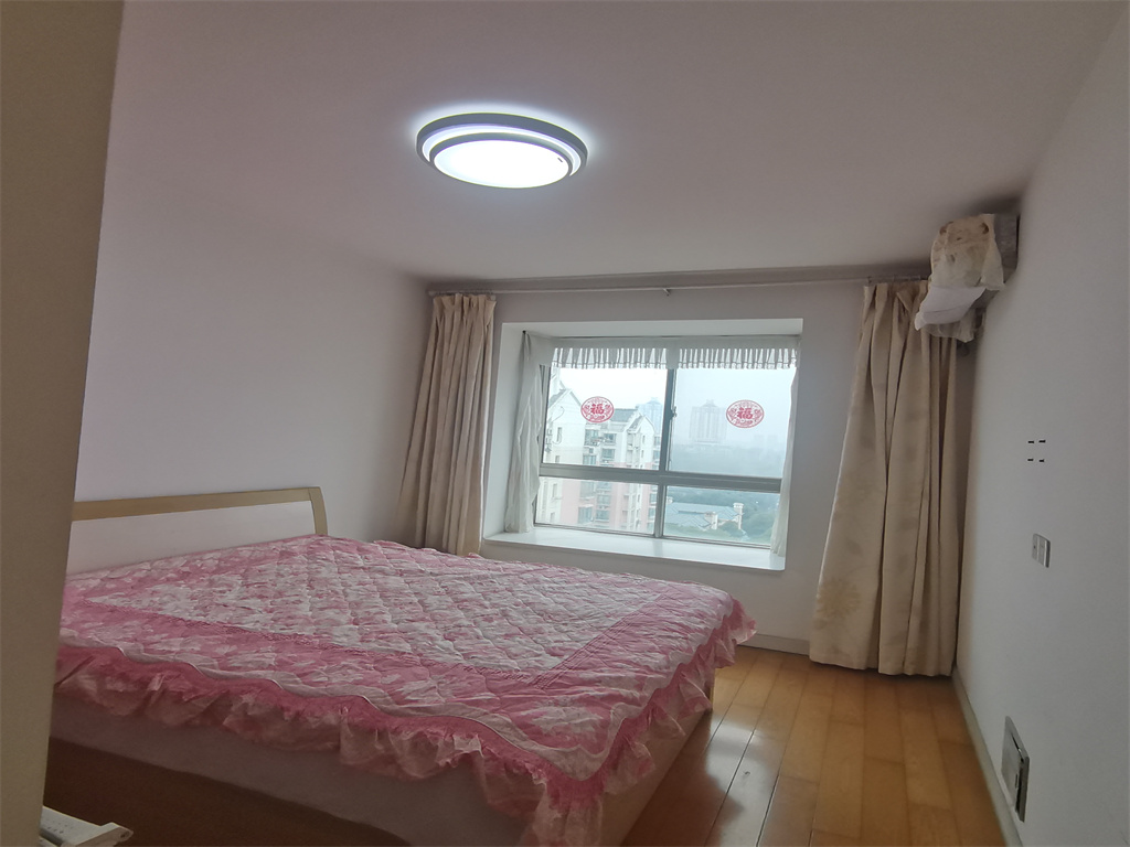 濠滨花园 4室2厅2卫 205.00m&sup2;