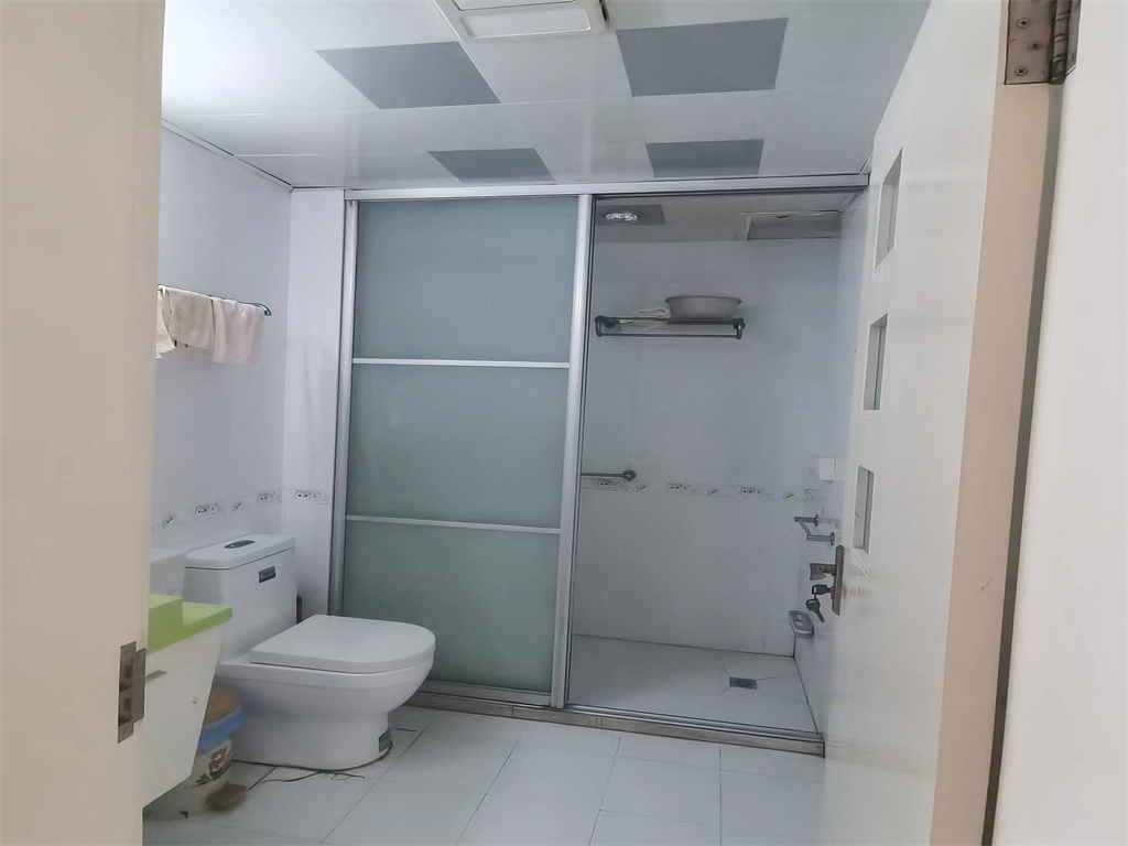濠滨花园 4室2厅2卫 205.00m&sup2;