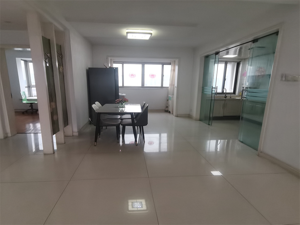 濠滨花园 4室2厅2卫 205.00m&sup2;