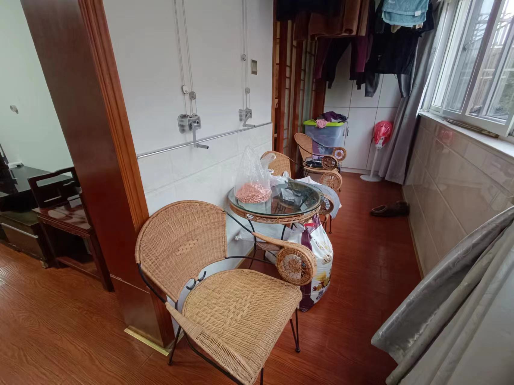滨江花园 2室2厅1卫 102.87m&sup2;