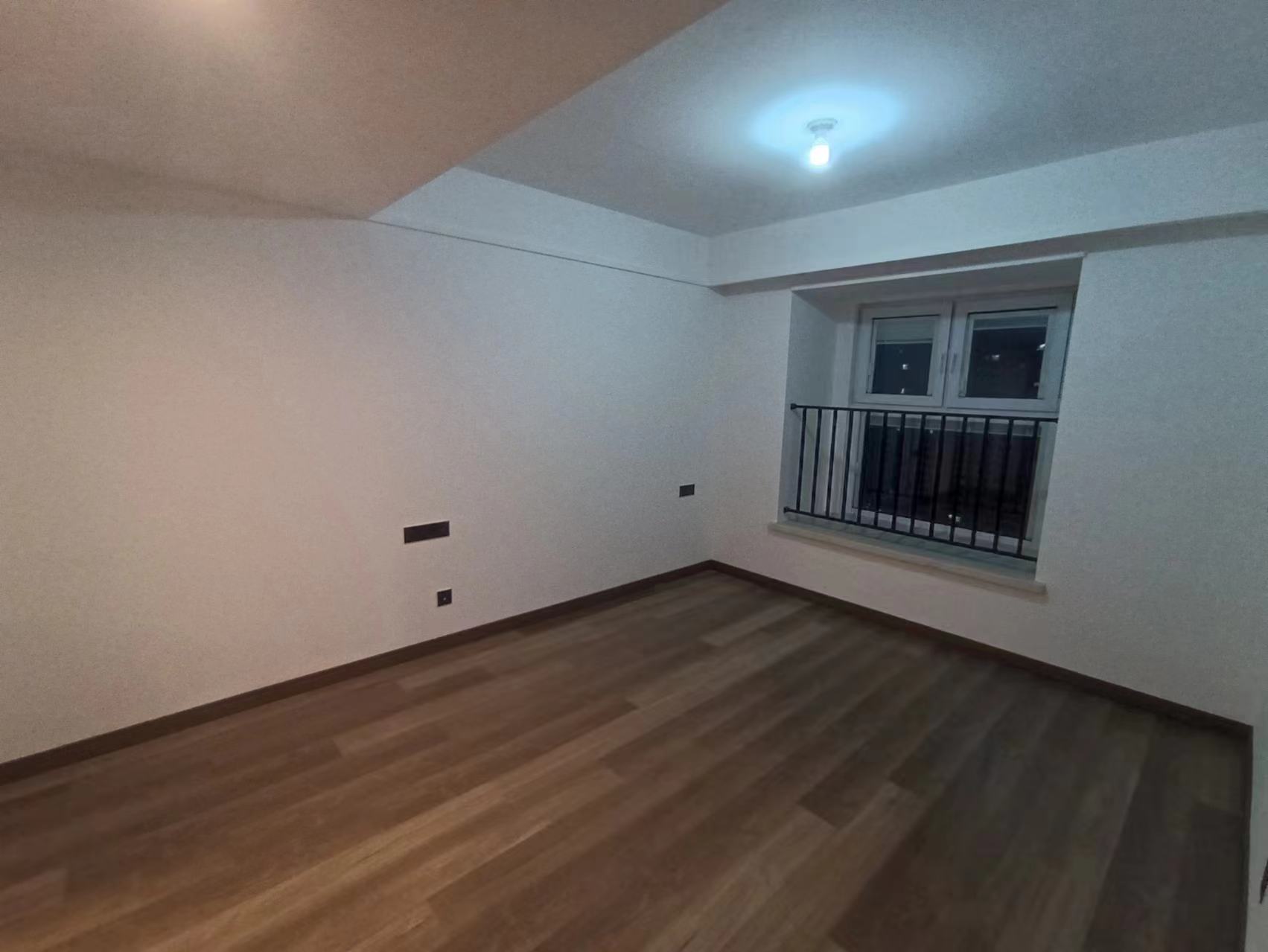 世茂云锦 3室2厅1卫 107m&sup2;