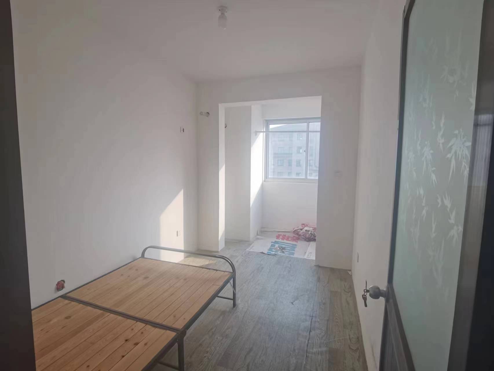 湖滨华庭 2室2厅1卫 100.90m&sup2;