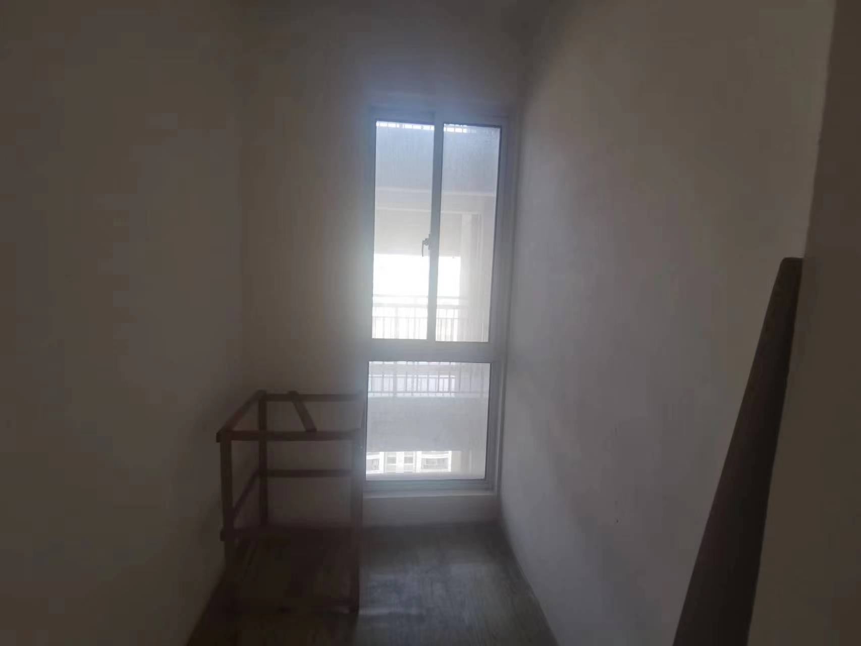 湖滨华庭 2室2厅1卫 100.90m&sup2;