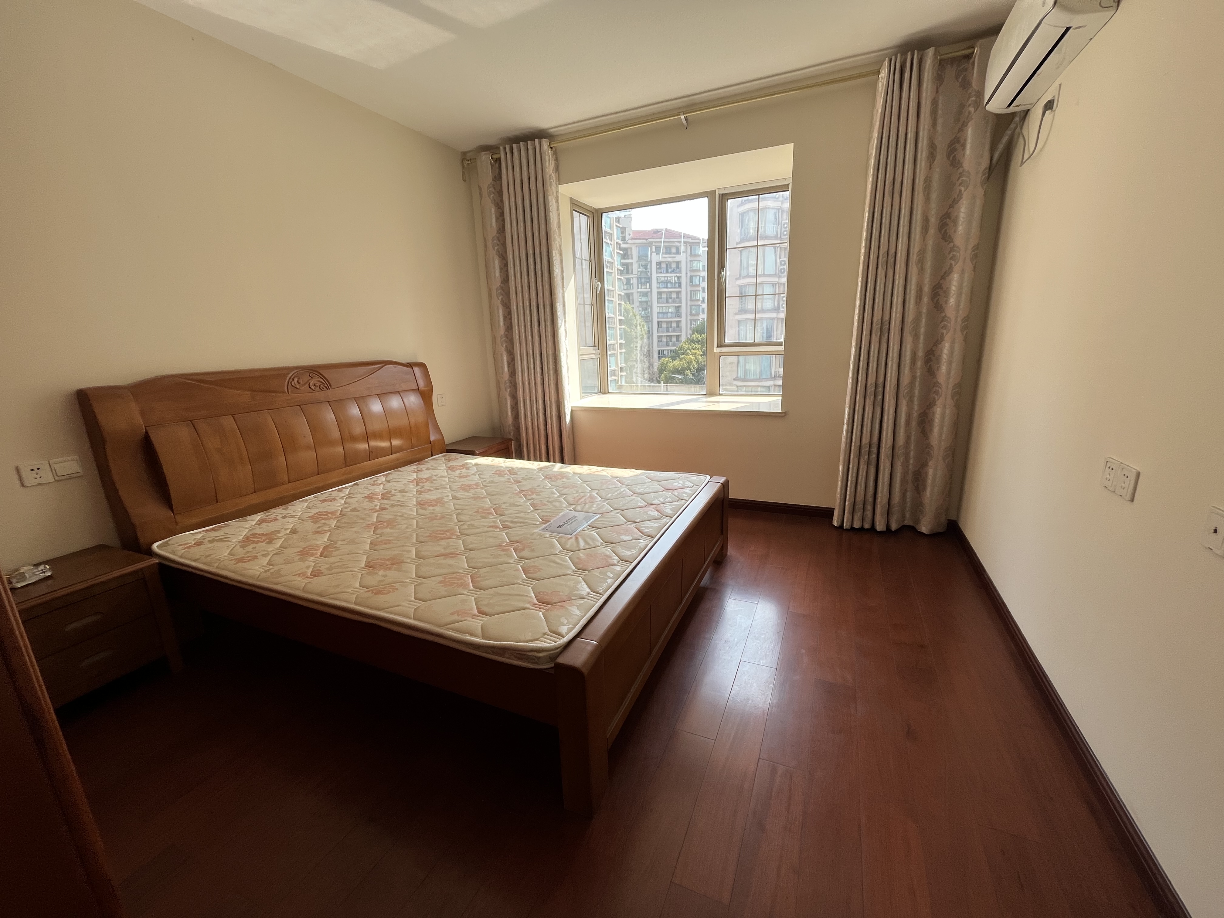 优山美地花园北区 2室2厅1卫 102m&sup2;