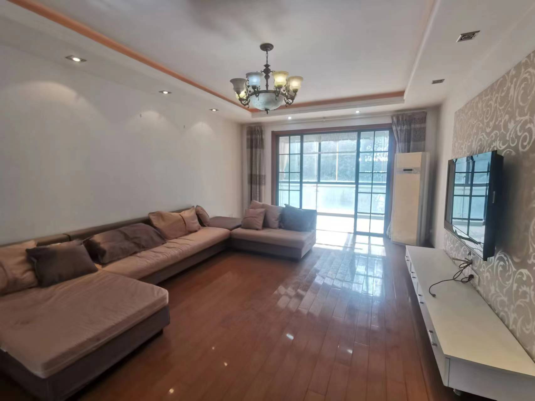 中南世纪城北区 3室2厅1卫 143m&sup2;