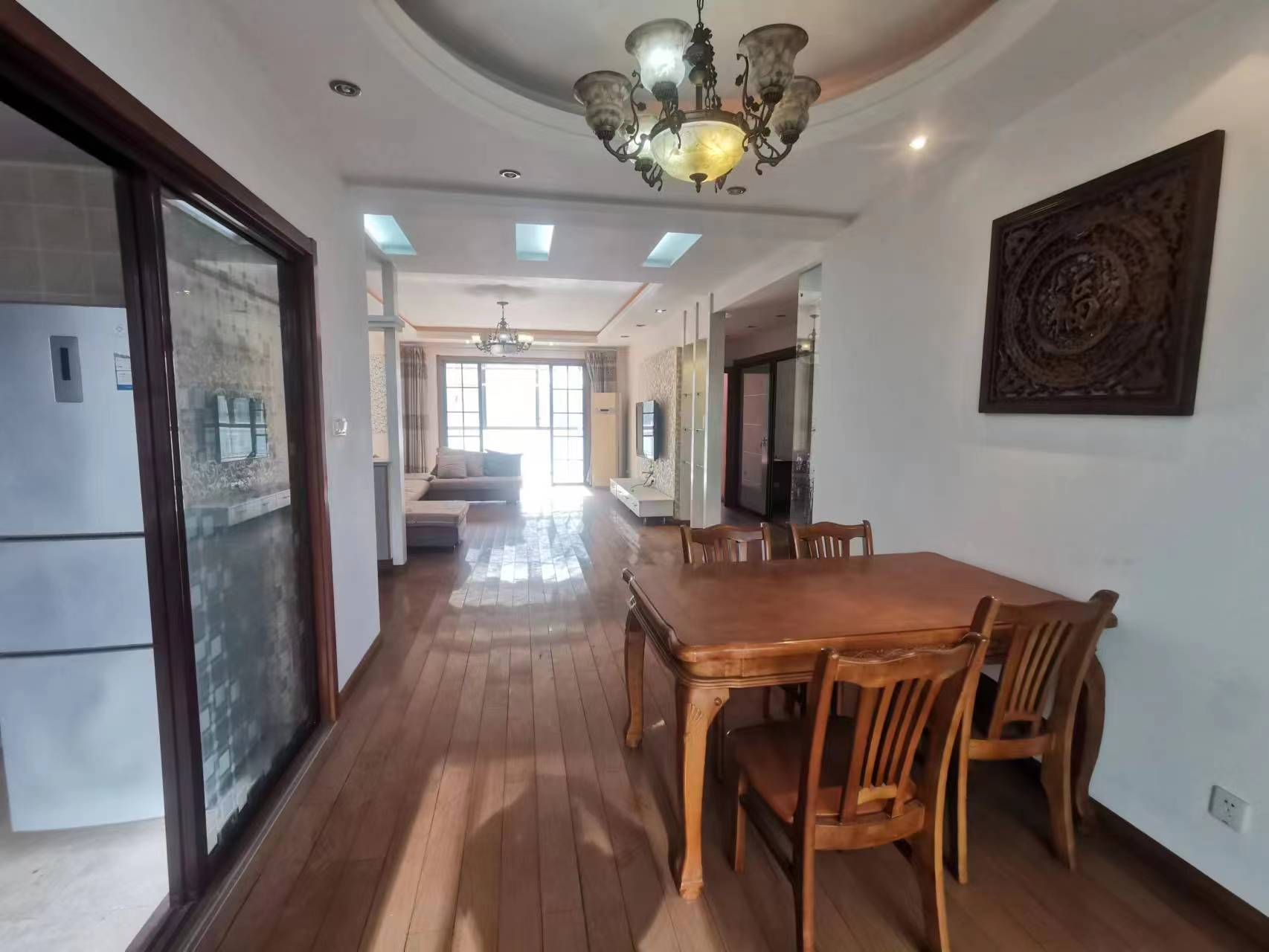 中南世纪城北区 3室2厅1卫 143m&sup2;