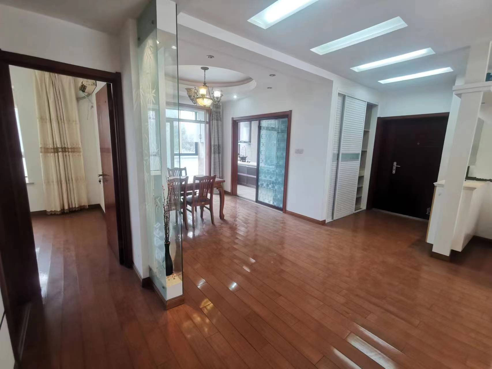 中南世纪城北区 3室2厅1卫 143m&sup2;