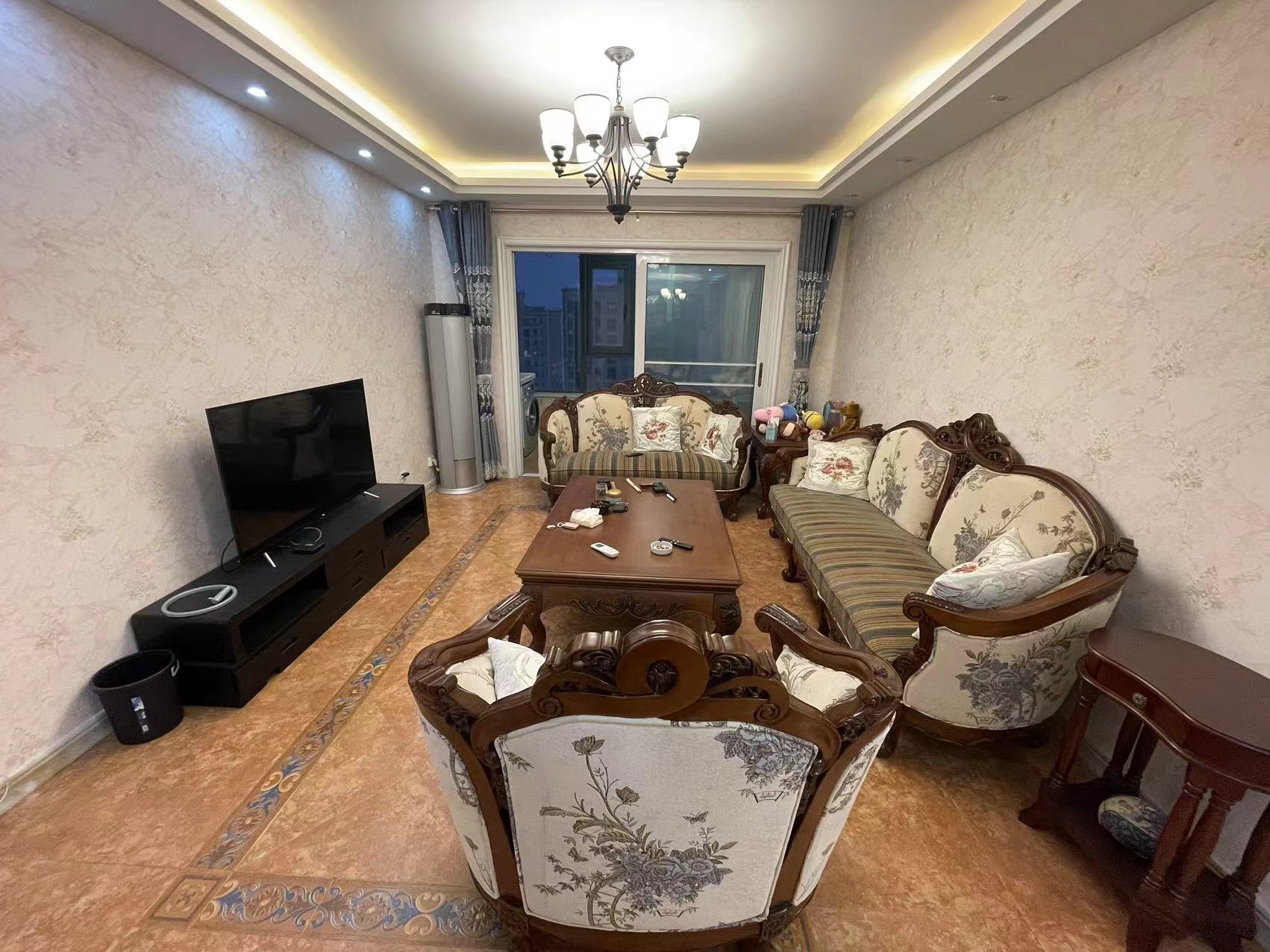 万达华府 3室2厅2卫 121m²