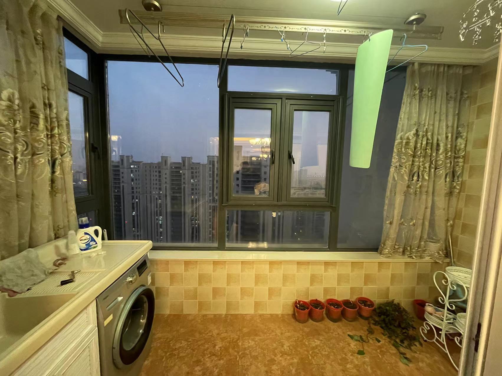万达华府 3室2厅2卫 121m&sup2;