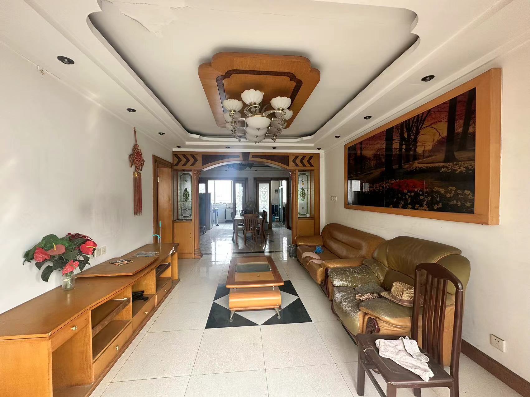 金和小区 3室2厅2卫 134.3m²