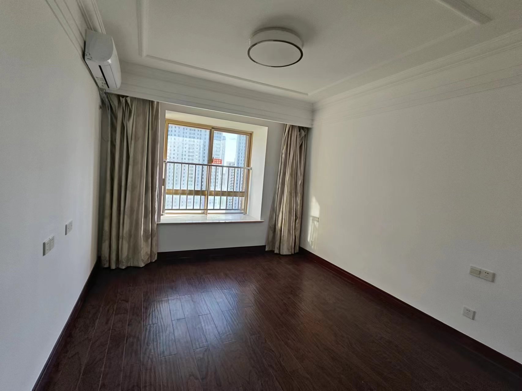 尚海湾 3室2厅1卫 120m&sup2;