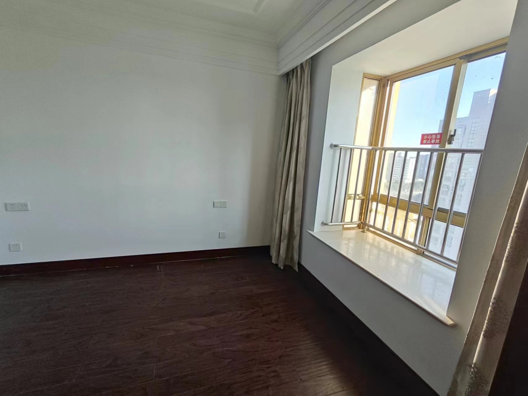 尚海湾 3室2厅1卫 120m&sup2;