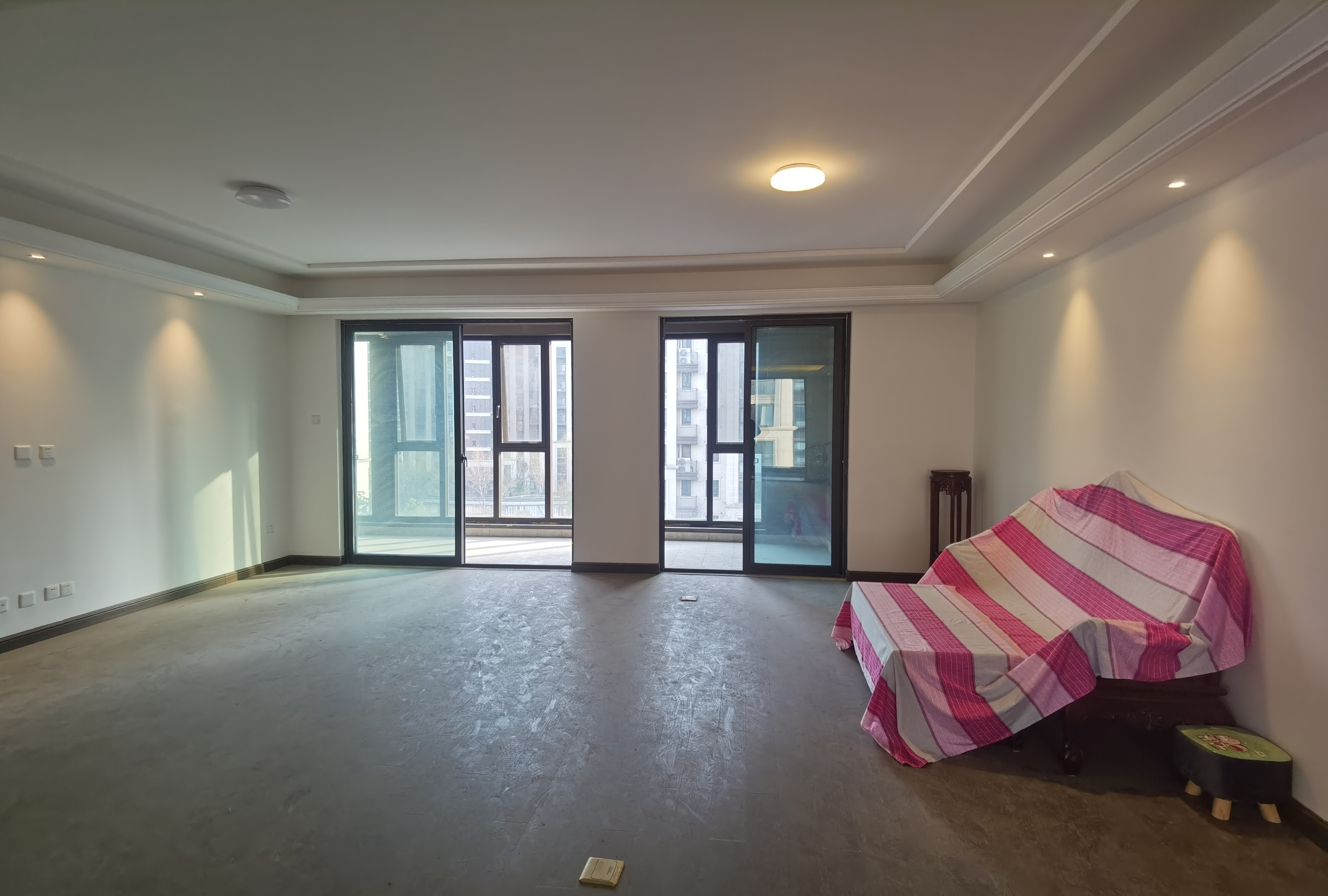 华强国际公馆 4室3厅3卫 189.25m&sup2;