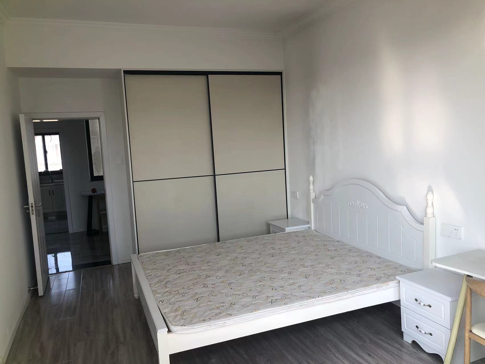 虹桥新村(朝霞路) 3室1厅1卫 135.00m&sup2;