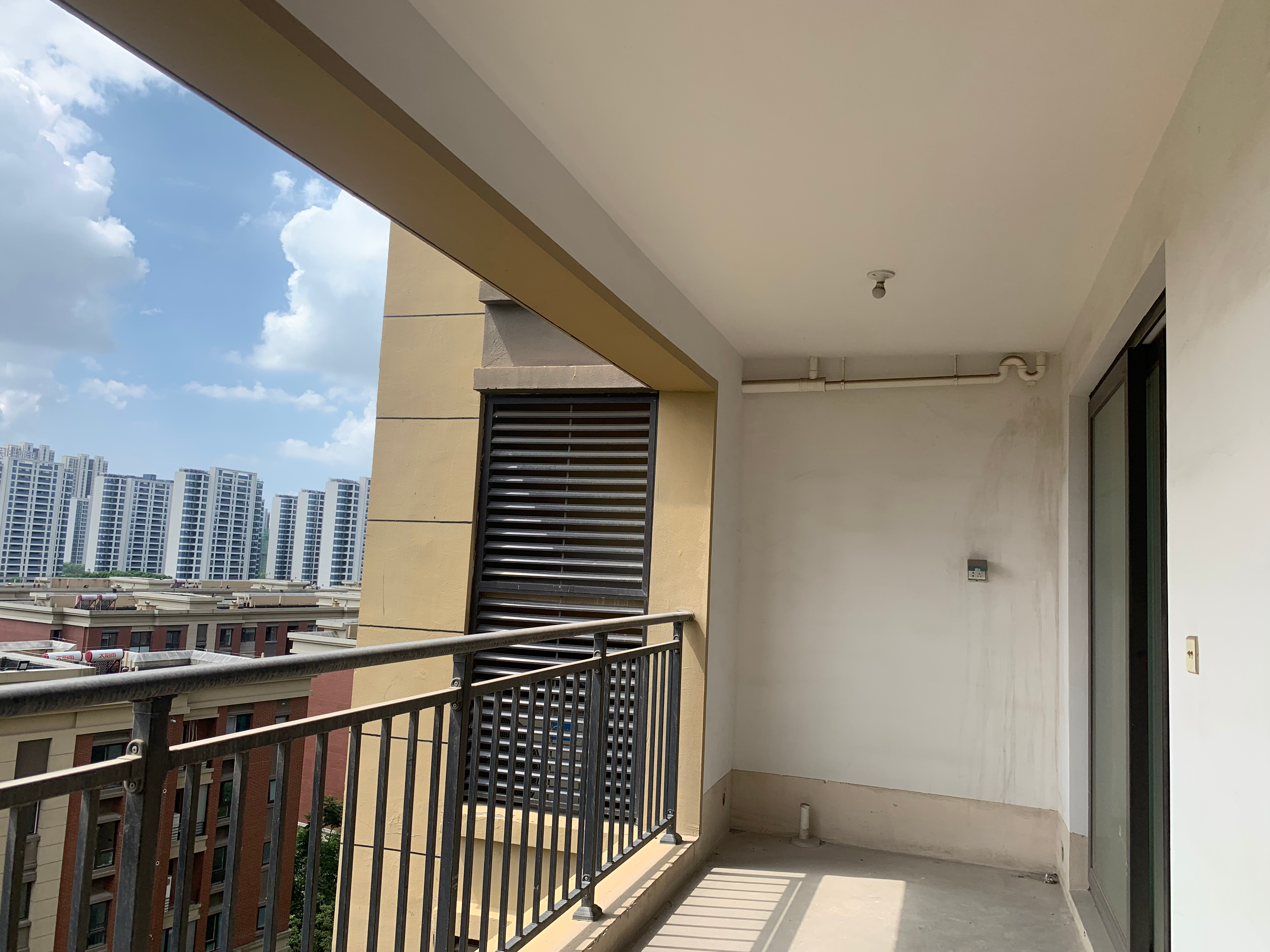 新城香溢紫郡 3室2厅2卫 117m&sup2;