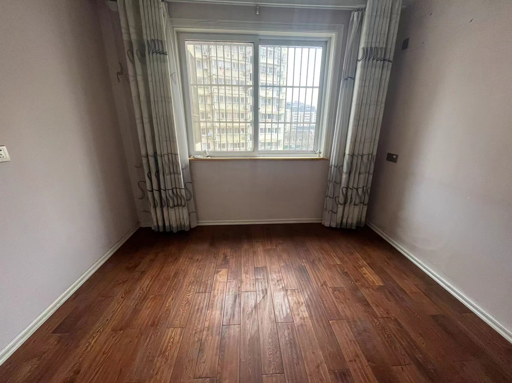 城港花苑东区 2室1厅1卫 101m&sup2;