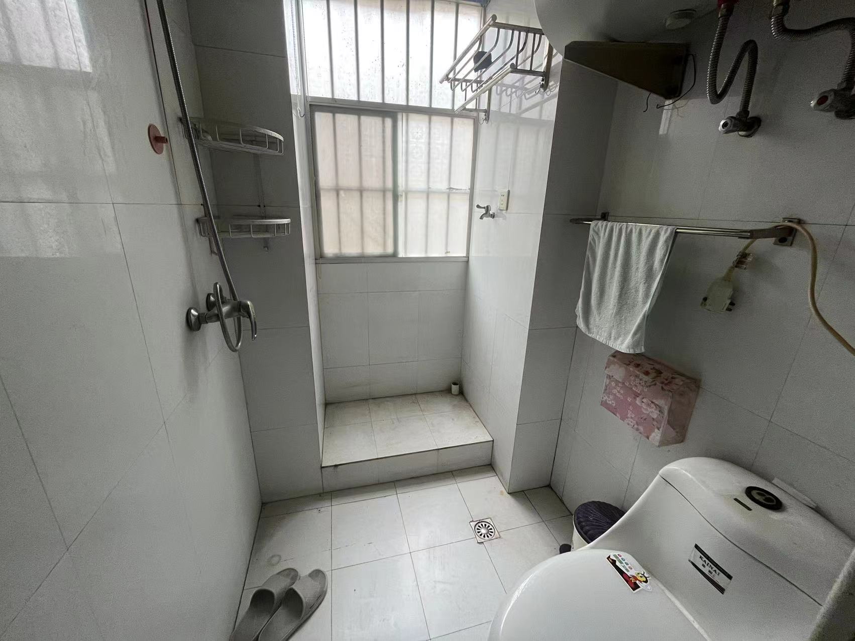 城港新村 2室1厅1卫 63m&sup2;