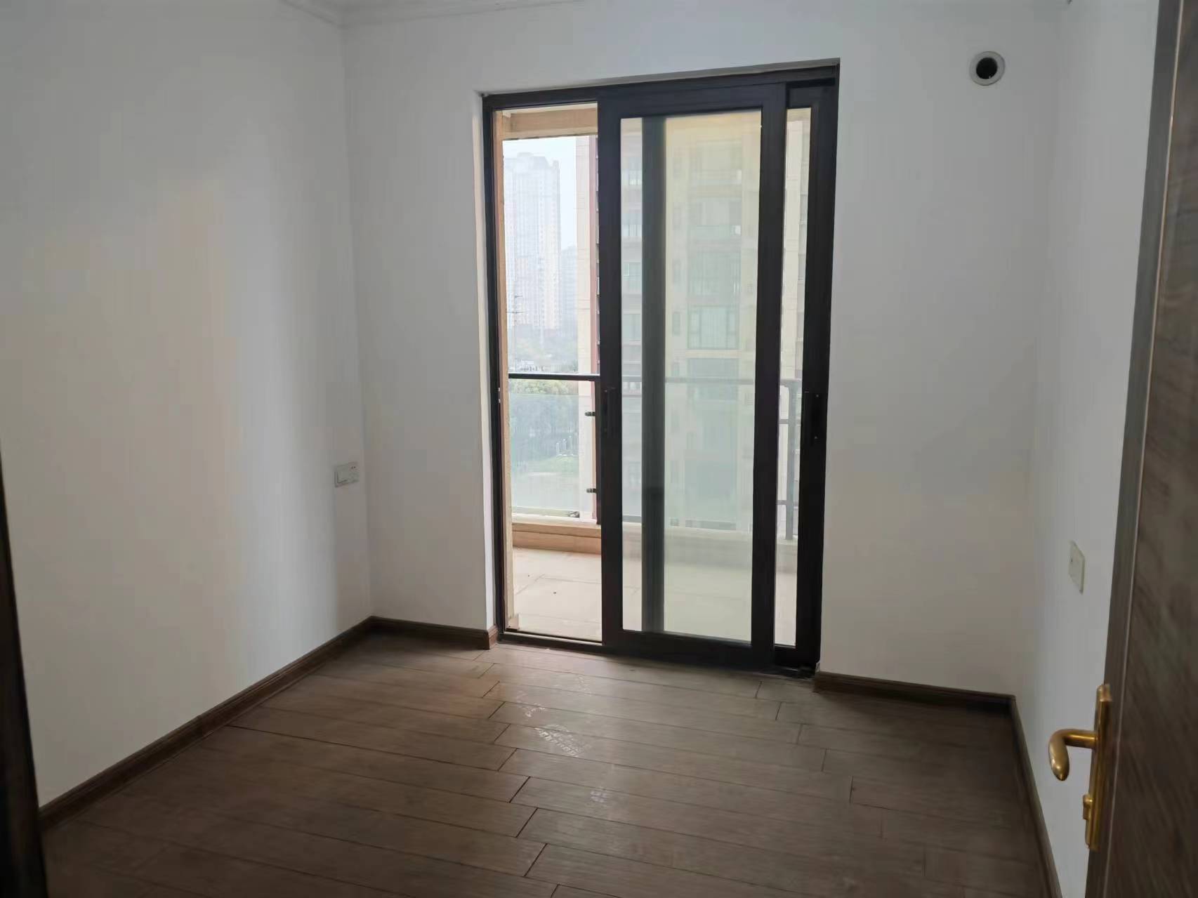 碧桂园时代悦城 3室2厅2卫 114m&sup2;