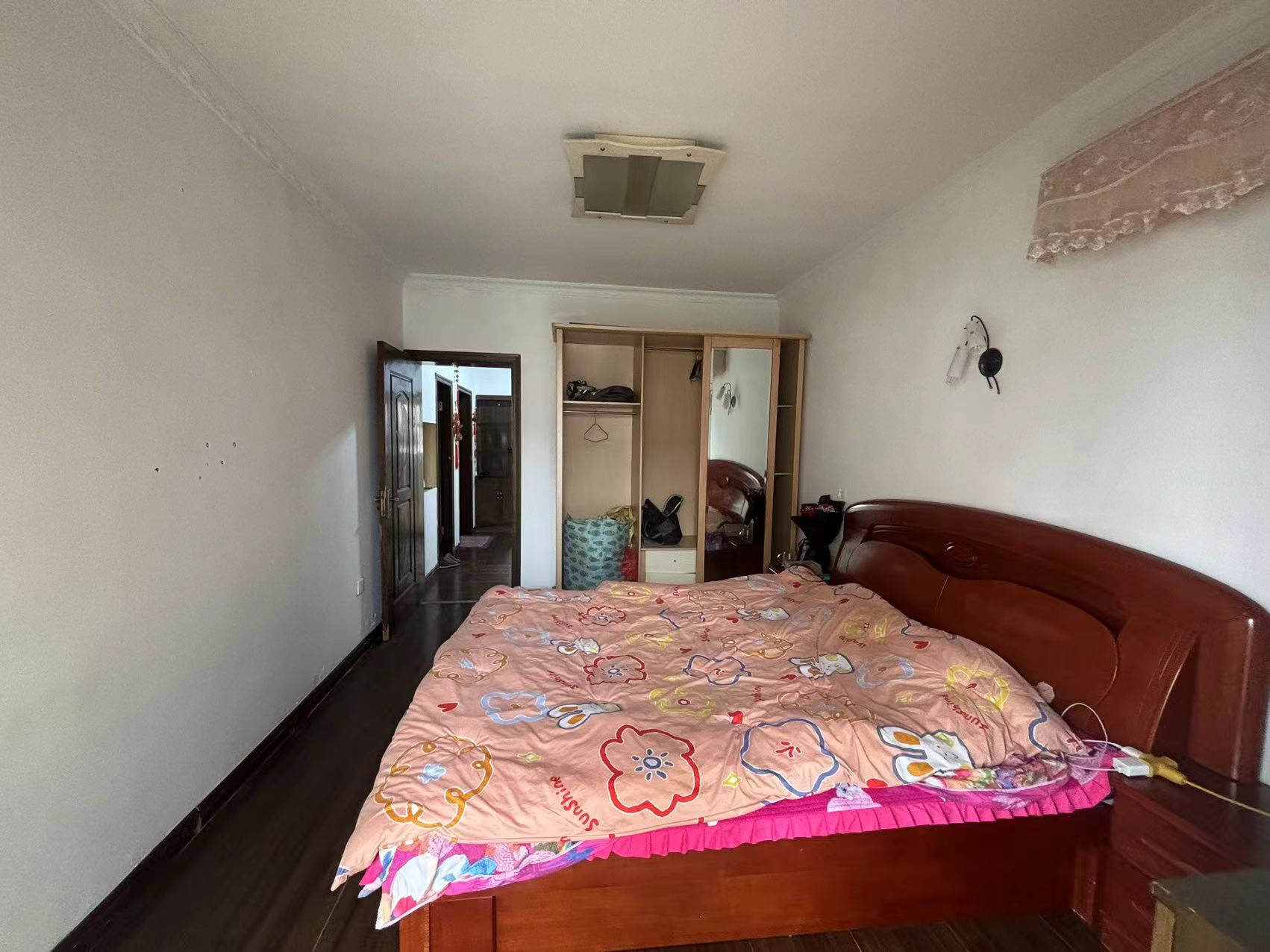 外滩小区 1室1厅1卫 57.11m&sup2;