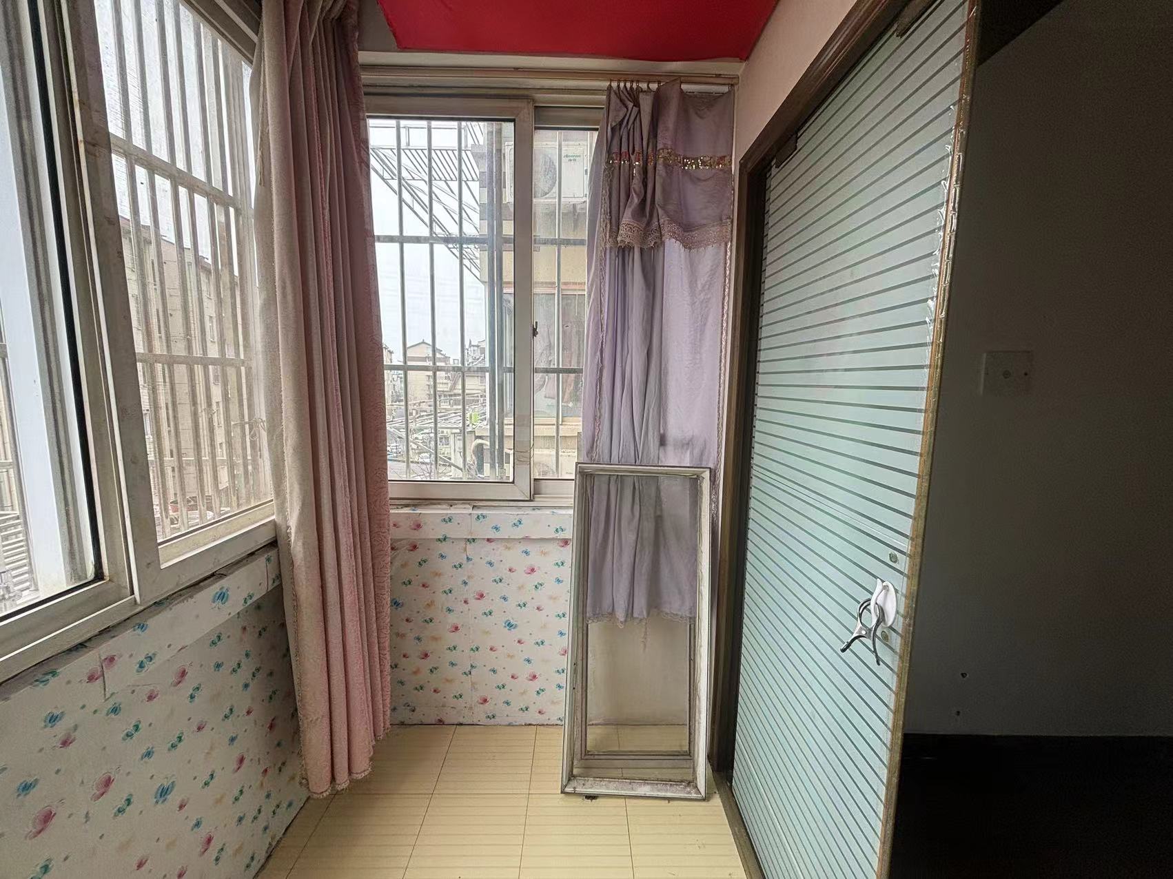 外滩小区 1室1厅1卫 57.11m&sup2;