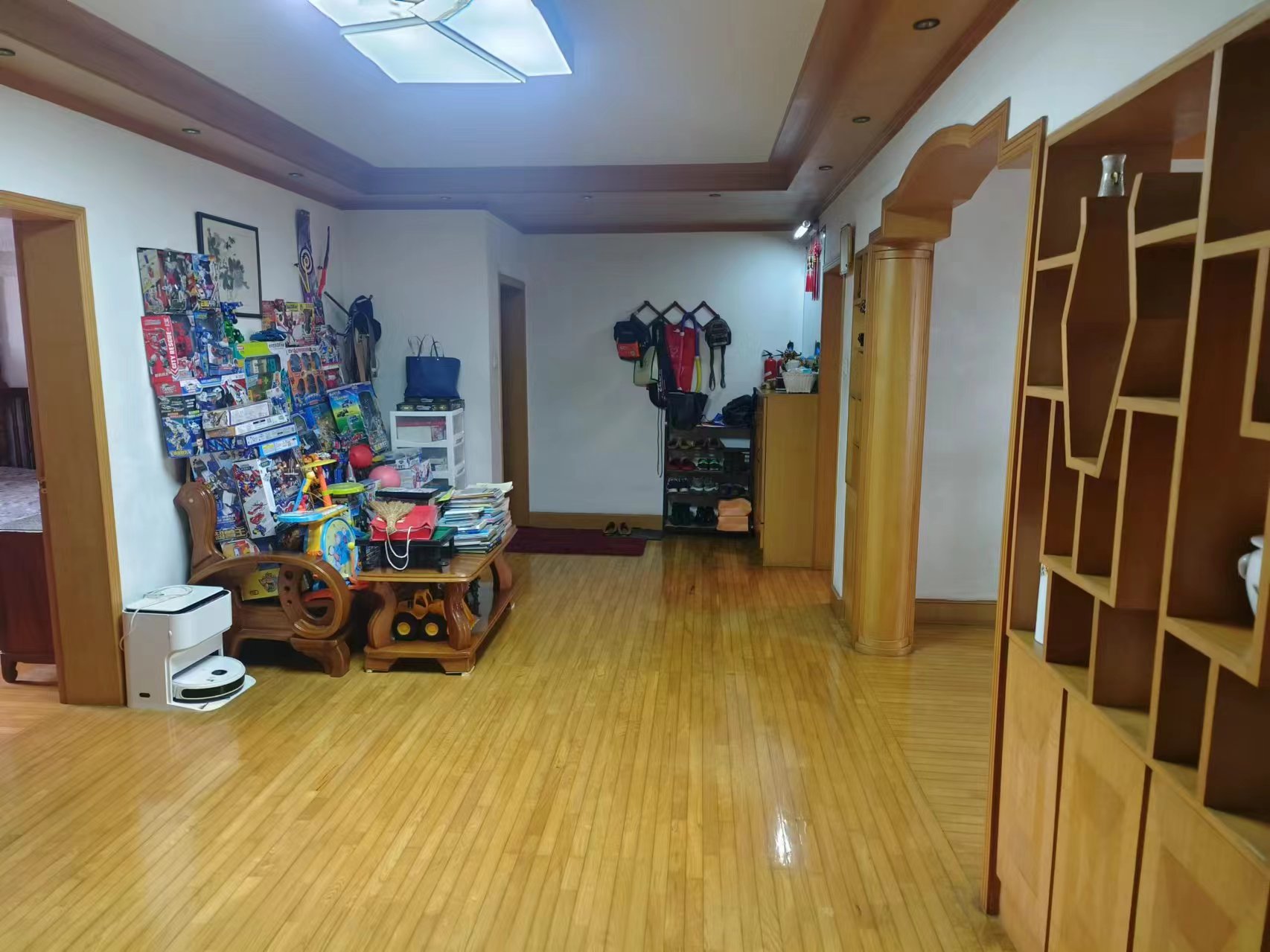 虹桥西村 3室2厅1卫 126.99m²
