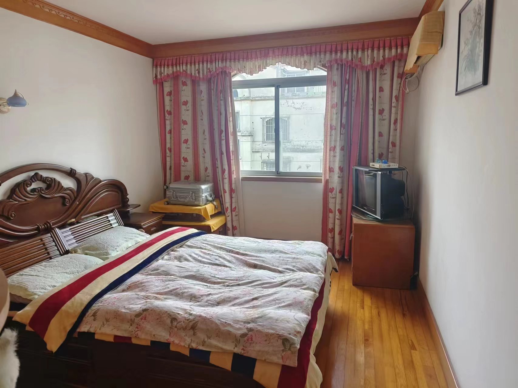 虹桥西村 3室2厅1卫 126.99m&sup2;