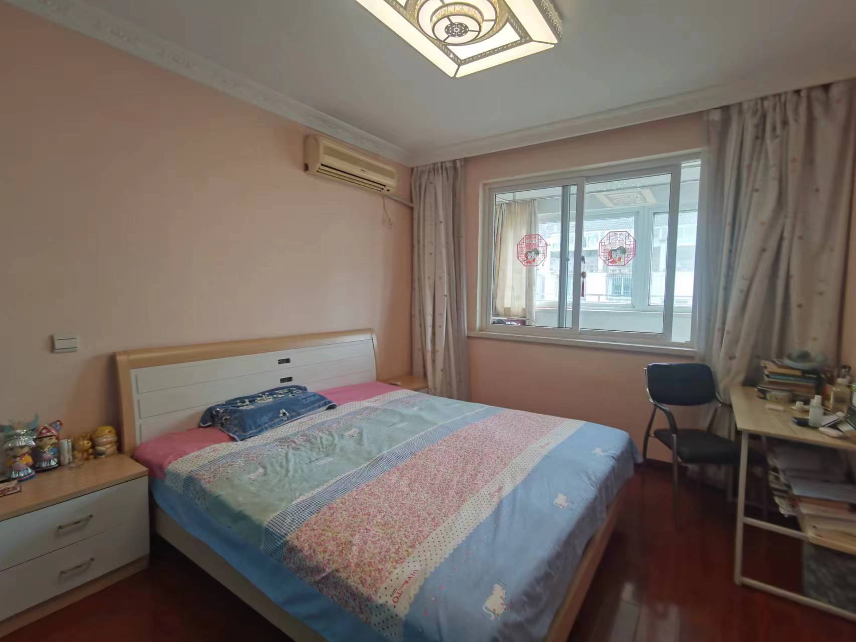 跃龙小苑 7室3厅2卫 220m&sup2;