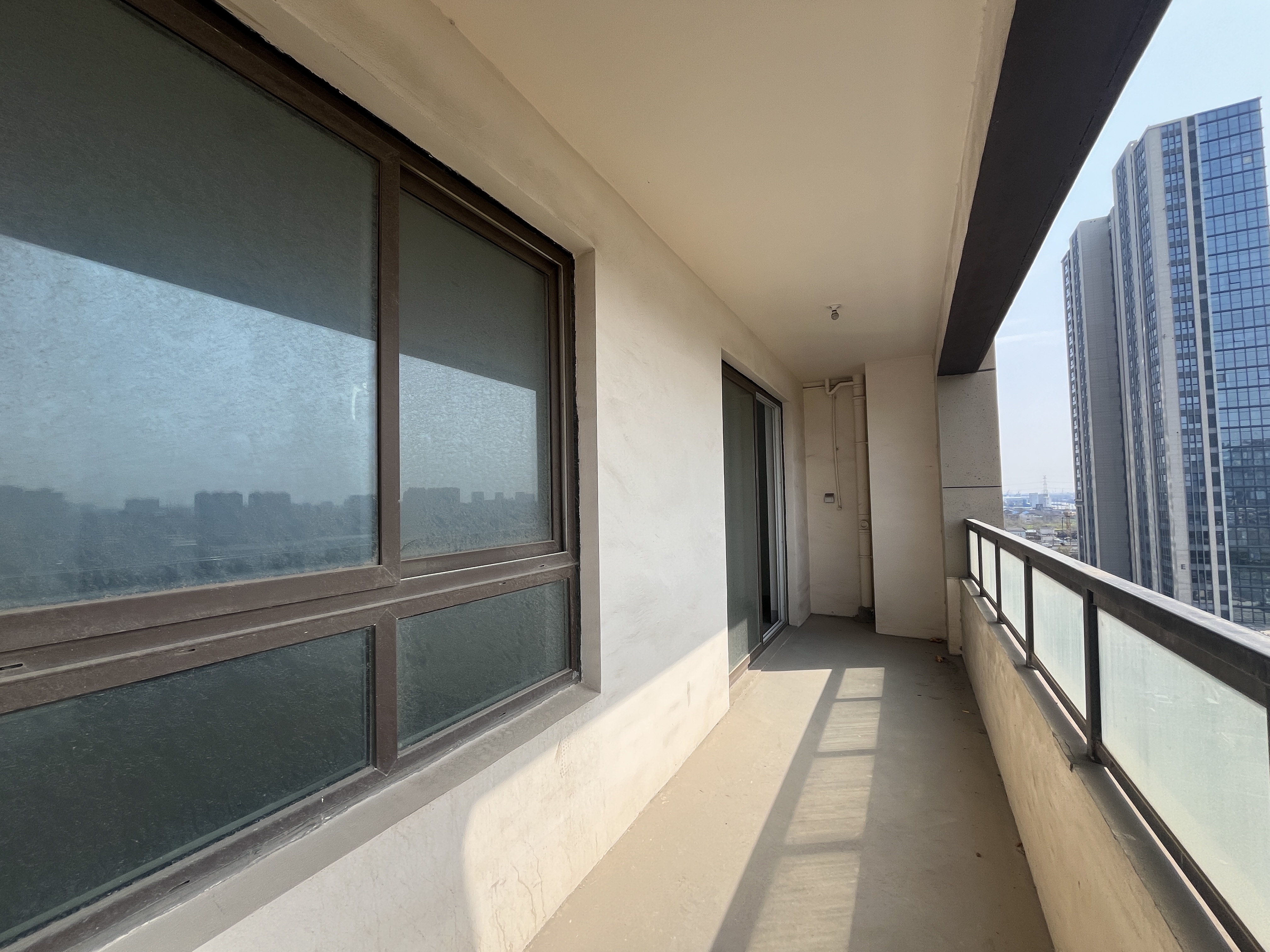 崇川星光域 4室2厅3卫 142m²