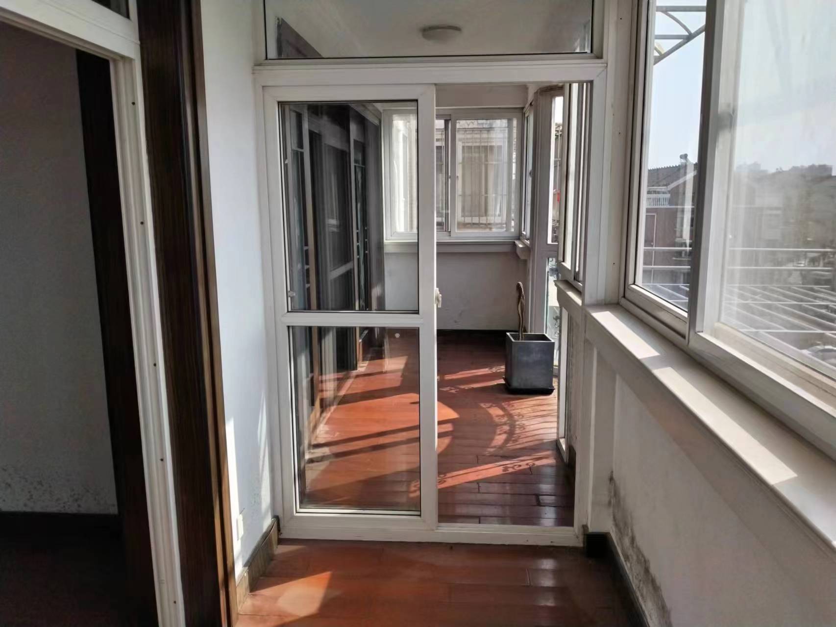 瑞丰花园南区 4室2厅2卫 208m&sup2;
