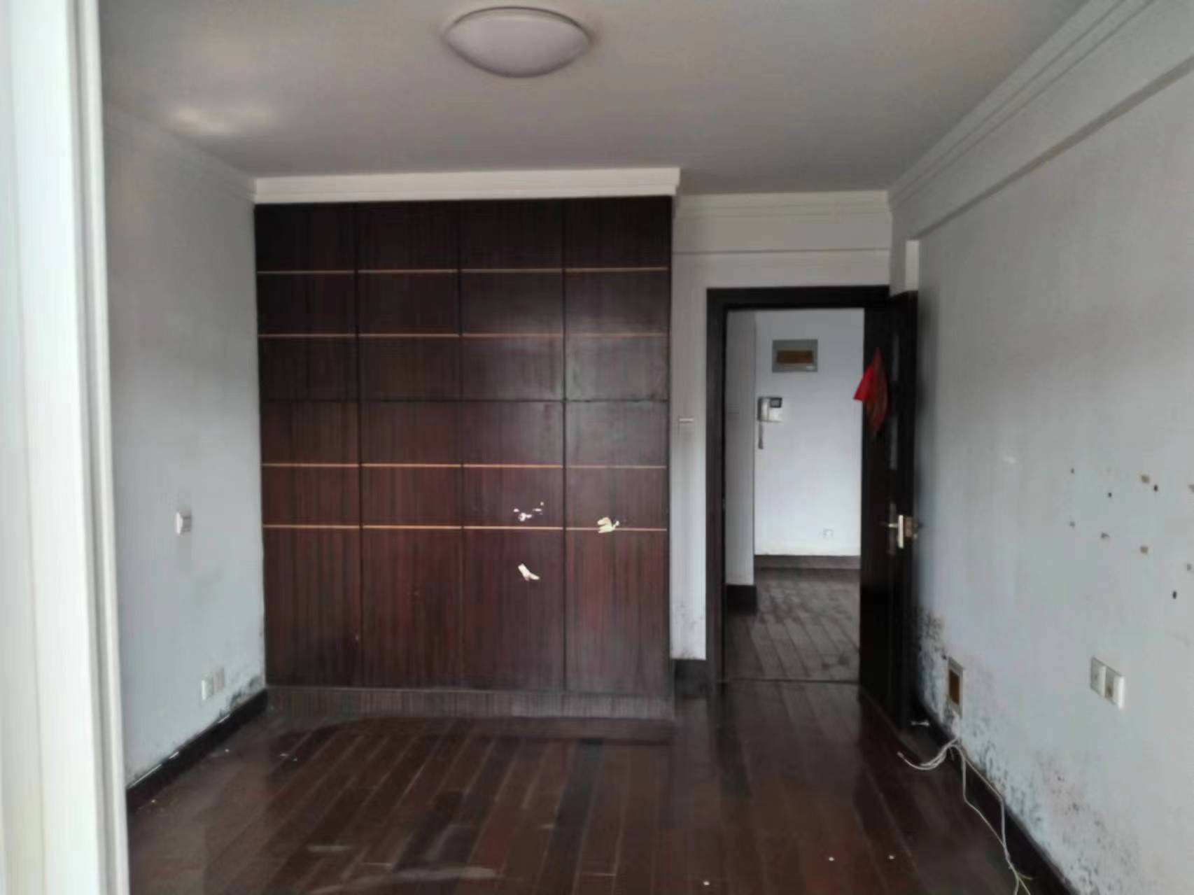 瑞丰花园南区 4室2厅2卫 208m&sup2;