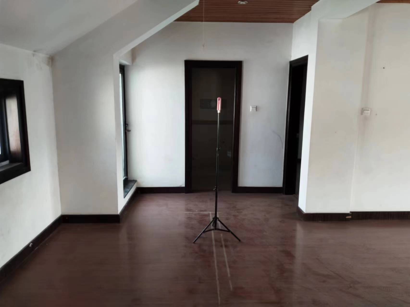 瑞丰花园南区 4室2厅2卫 208m&sup2;