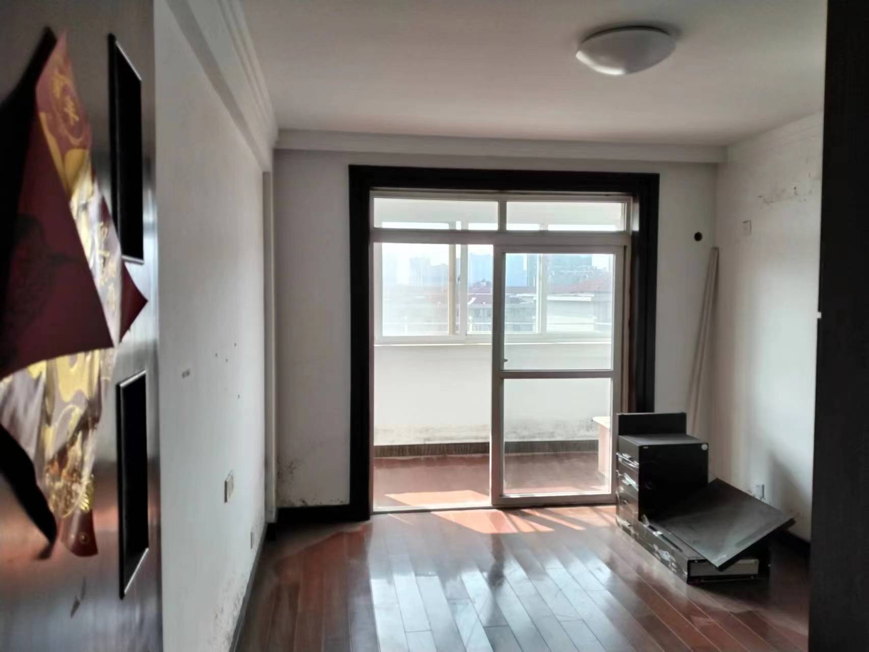瑞丰花园南区 4室2厅2卫 208m&sup2;