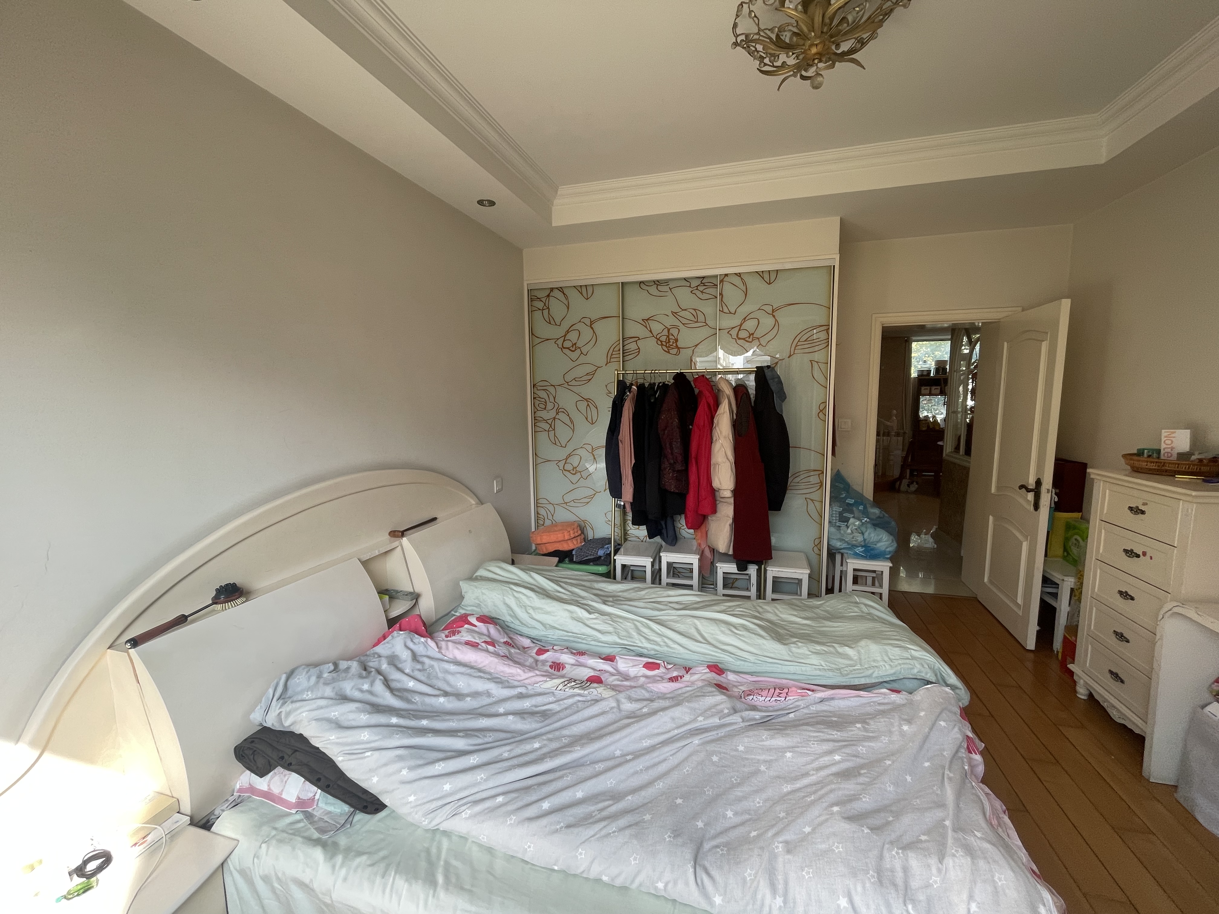 凤凰莱茵苑 5室2厅3卫 210.67m&sup2;
