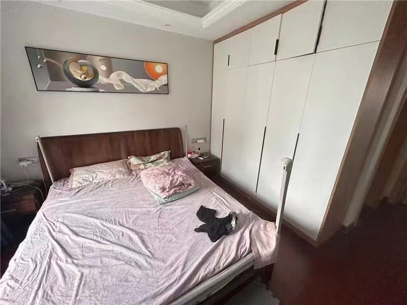 富力院士廷 4室2厅2卫 136m&sup2;