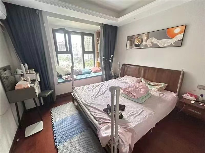富力院士廷 4室2厅2卫 136m&sup2;